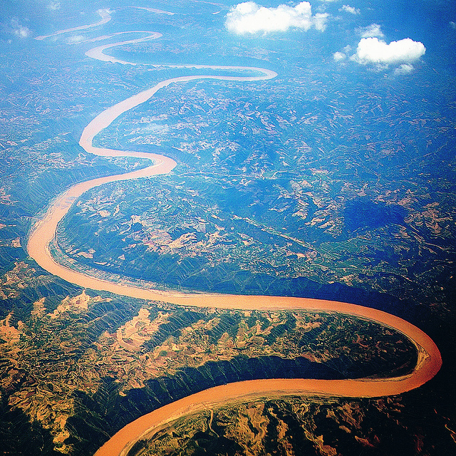 النهر الأصفر ويسمى أيضا هوانج هو ويقع في الصين وهو مهد الحضارة فيها