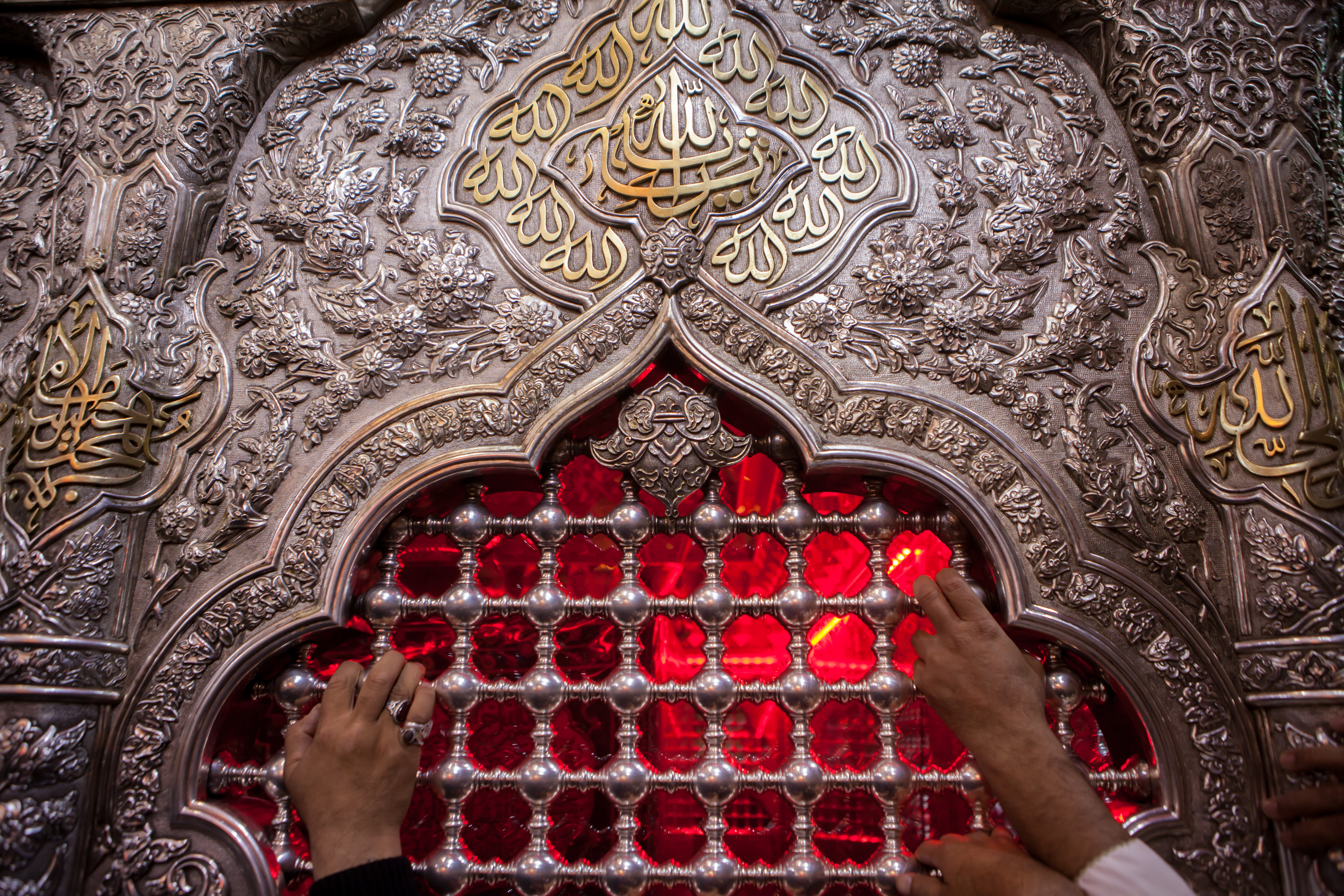 ضريح الإمام الحسين (عليه السلام)
