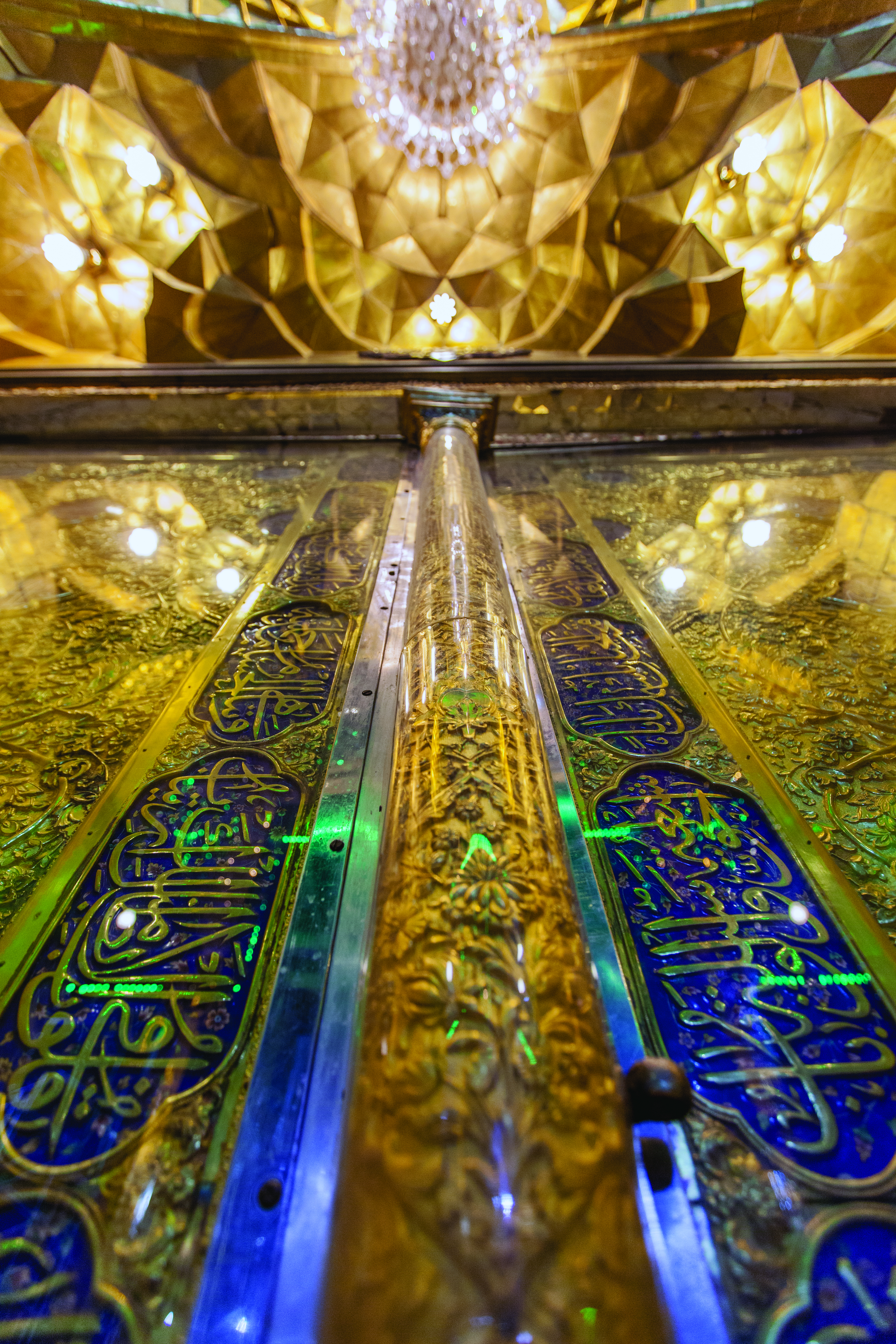زخارف ونقوش أبواب حرم ابي الفضل العباس