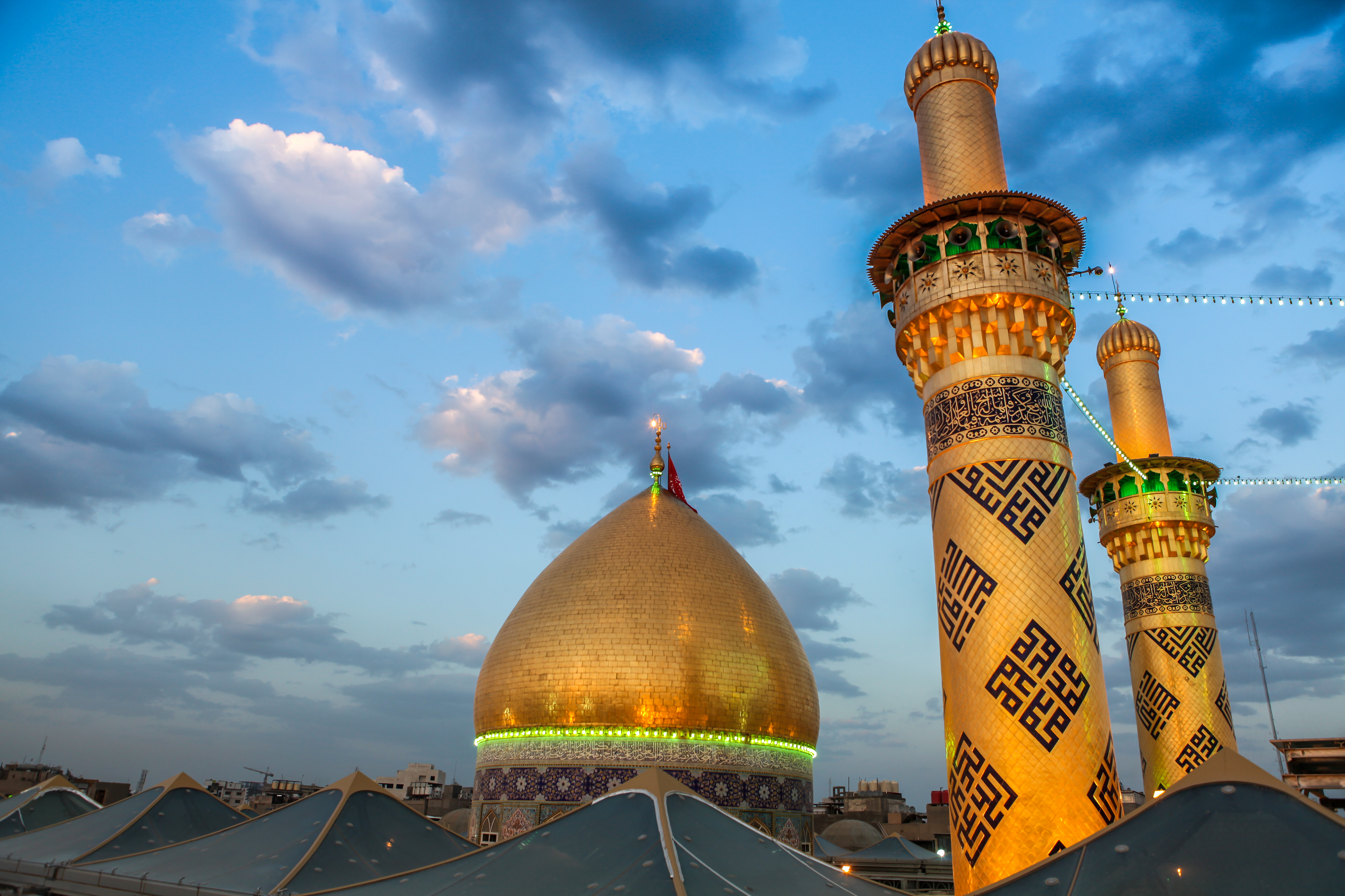 قبة و منارتي حرم أبي الفضل العباس