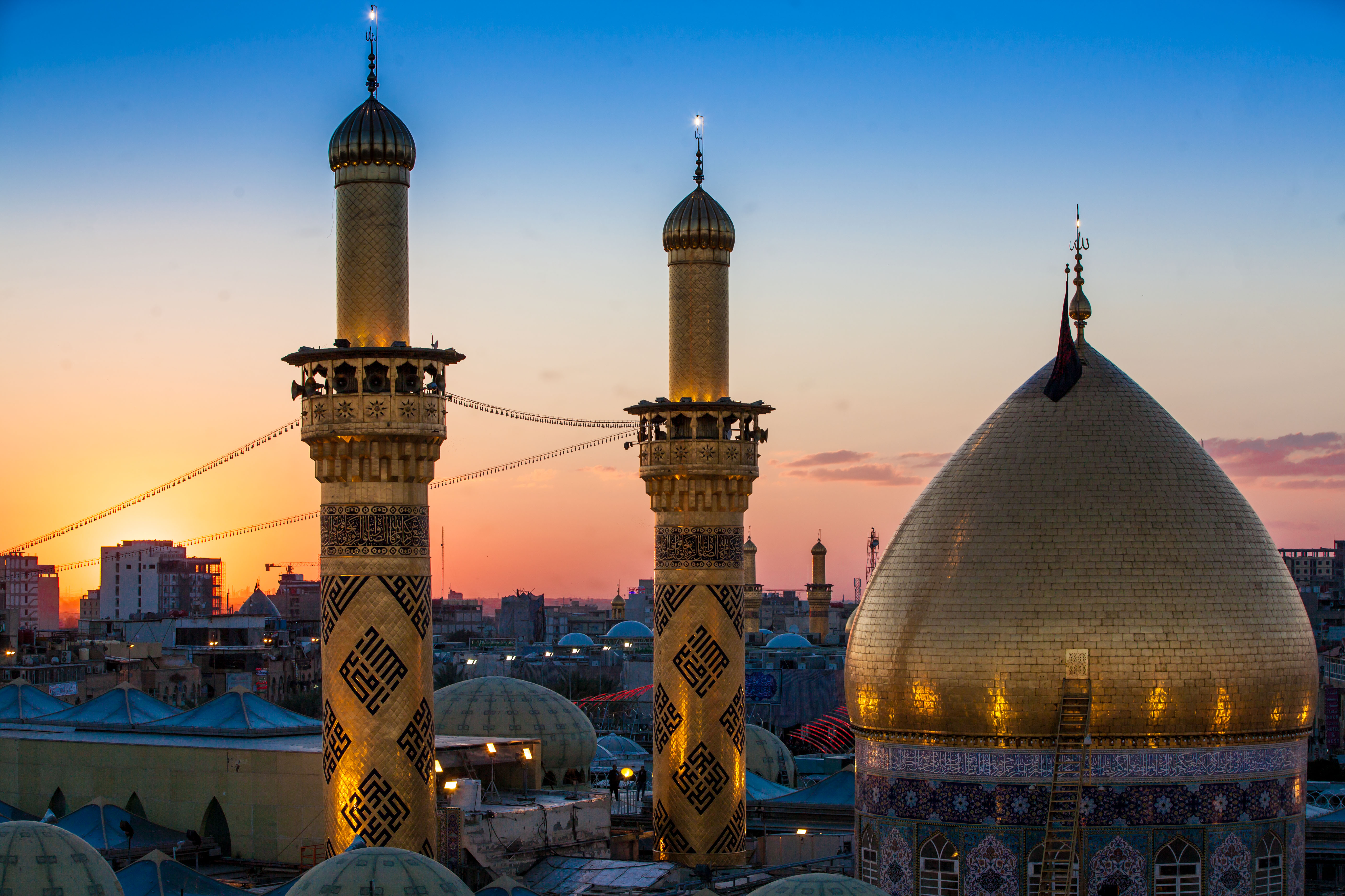قبة و منارتي حرم أبي الفضل العباس