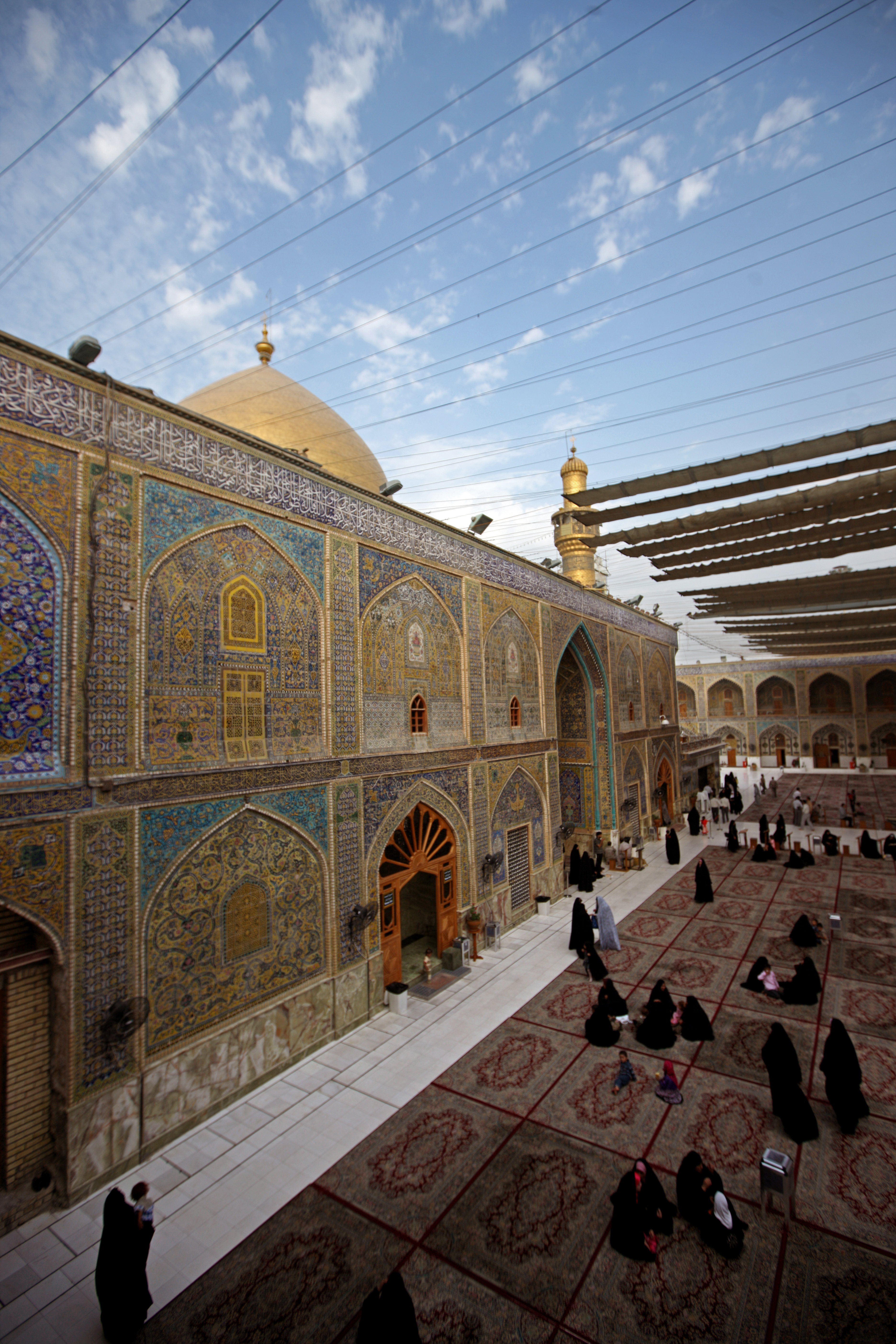 مرقد الامام علي (عليه السلام))