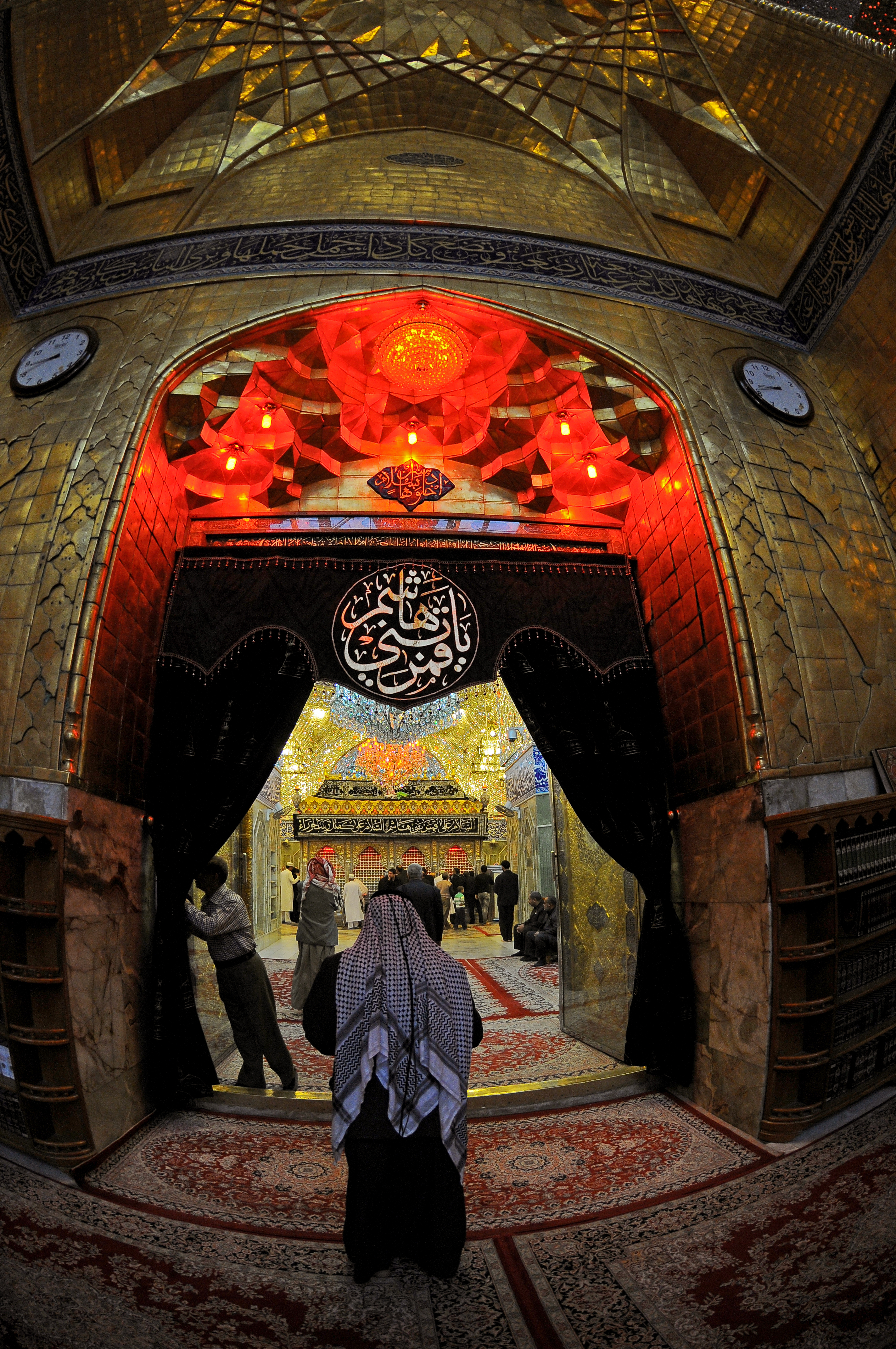 ضريح ابي الفضل العباس (عليه السلام)