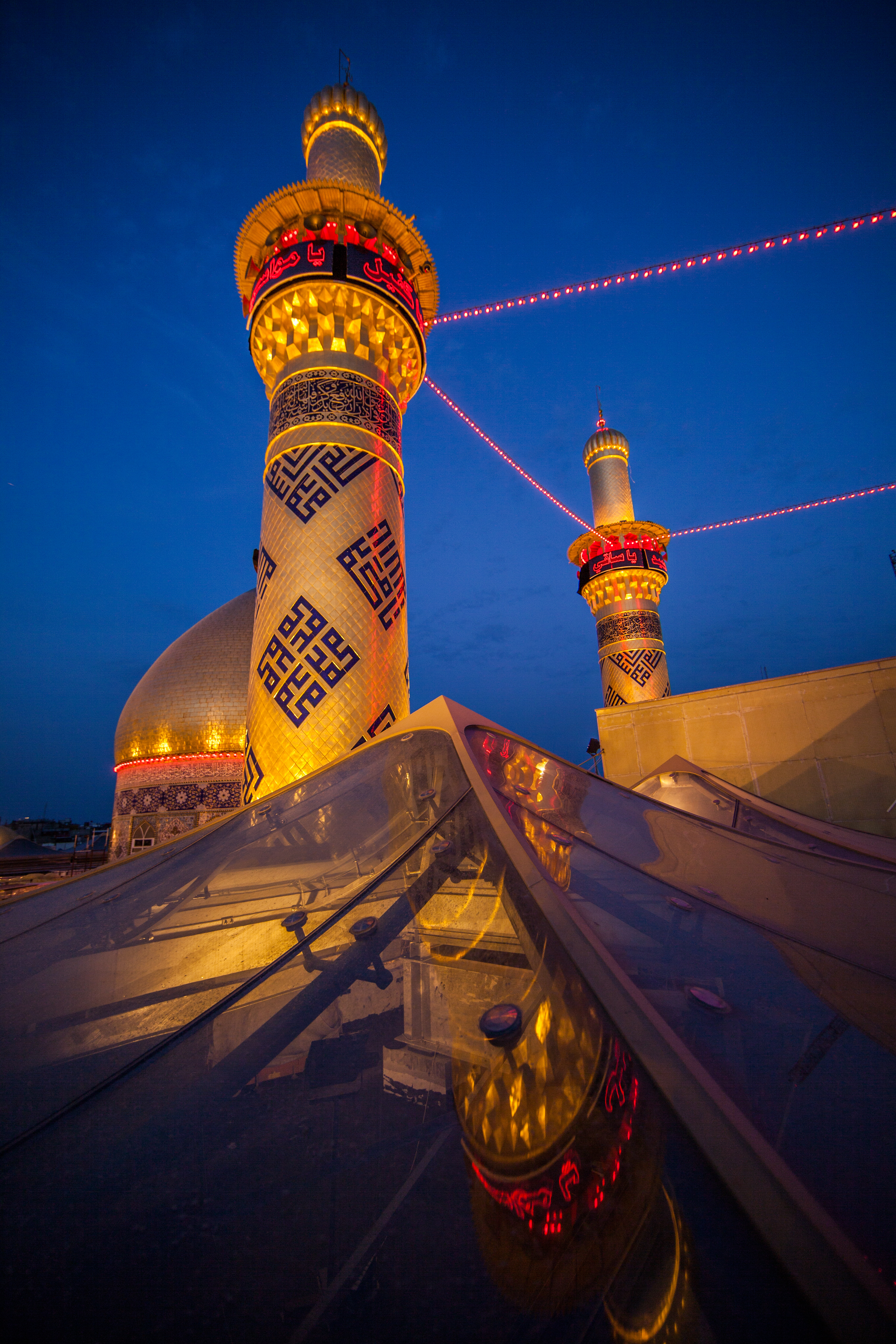 منائر  وقبة ابي الفضل العباس (عليه السلام)