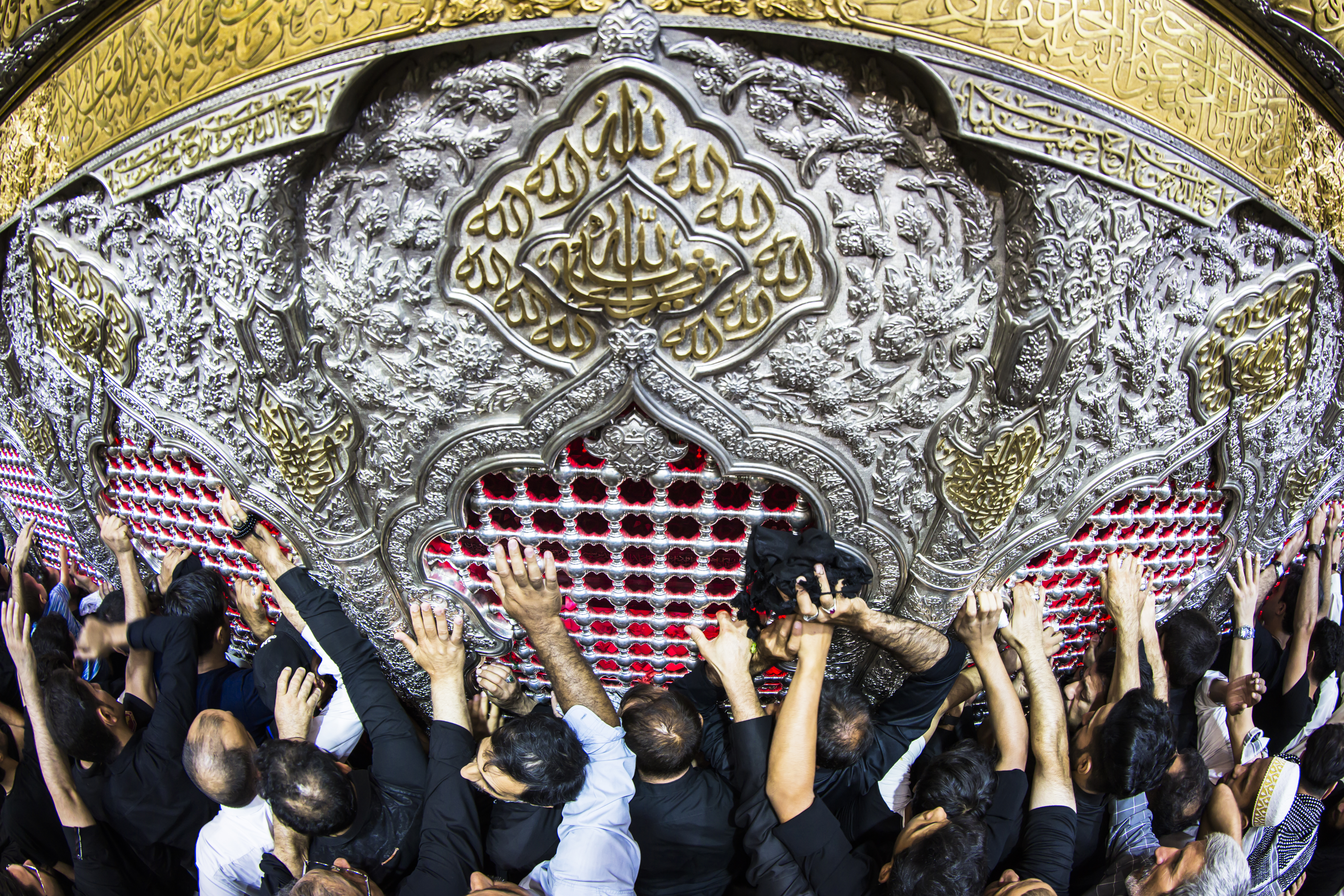 ضريح الامام الحسين (عليه السلام)