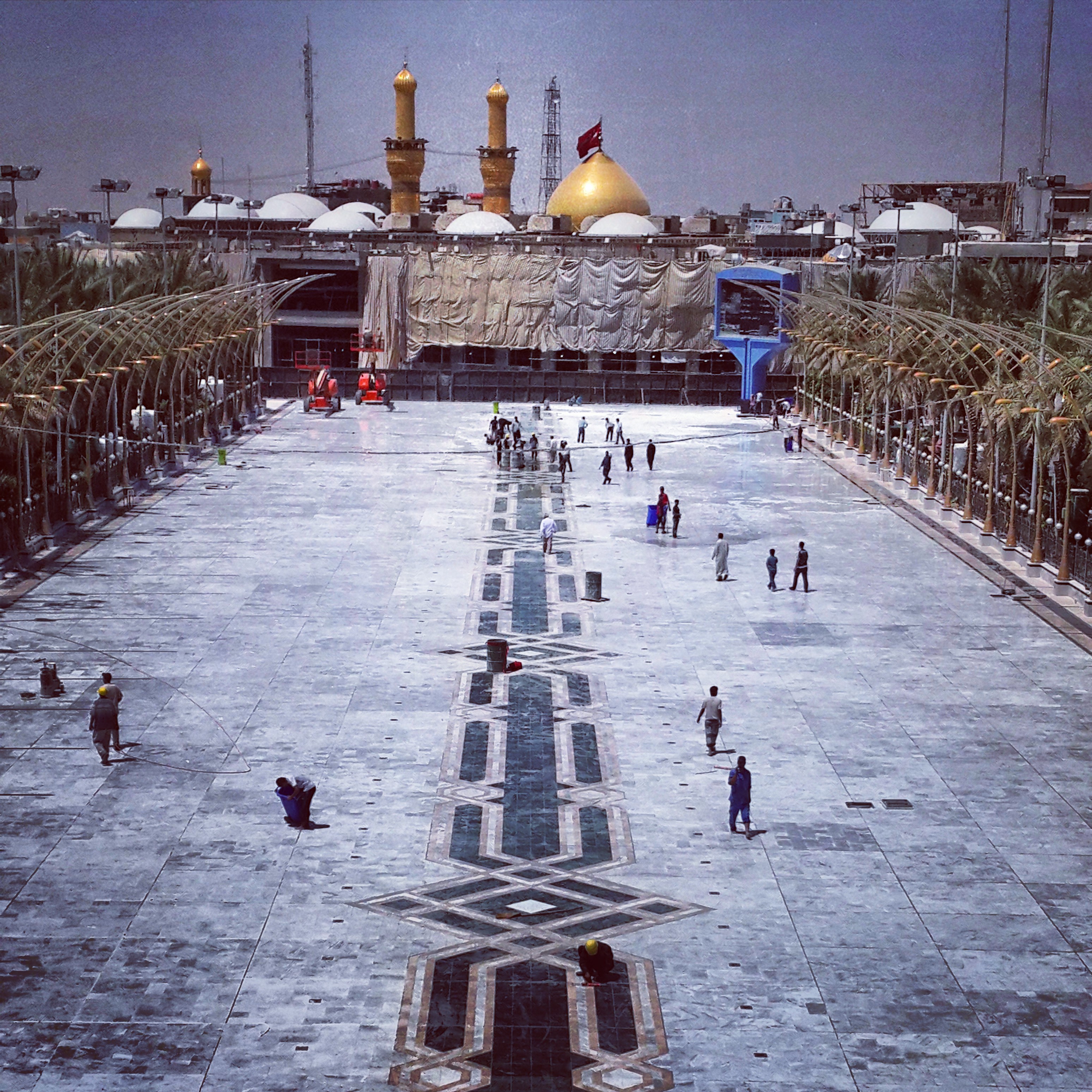 بين الحرمين الشريفين