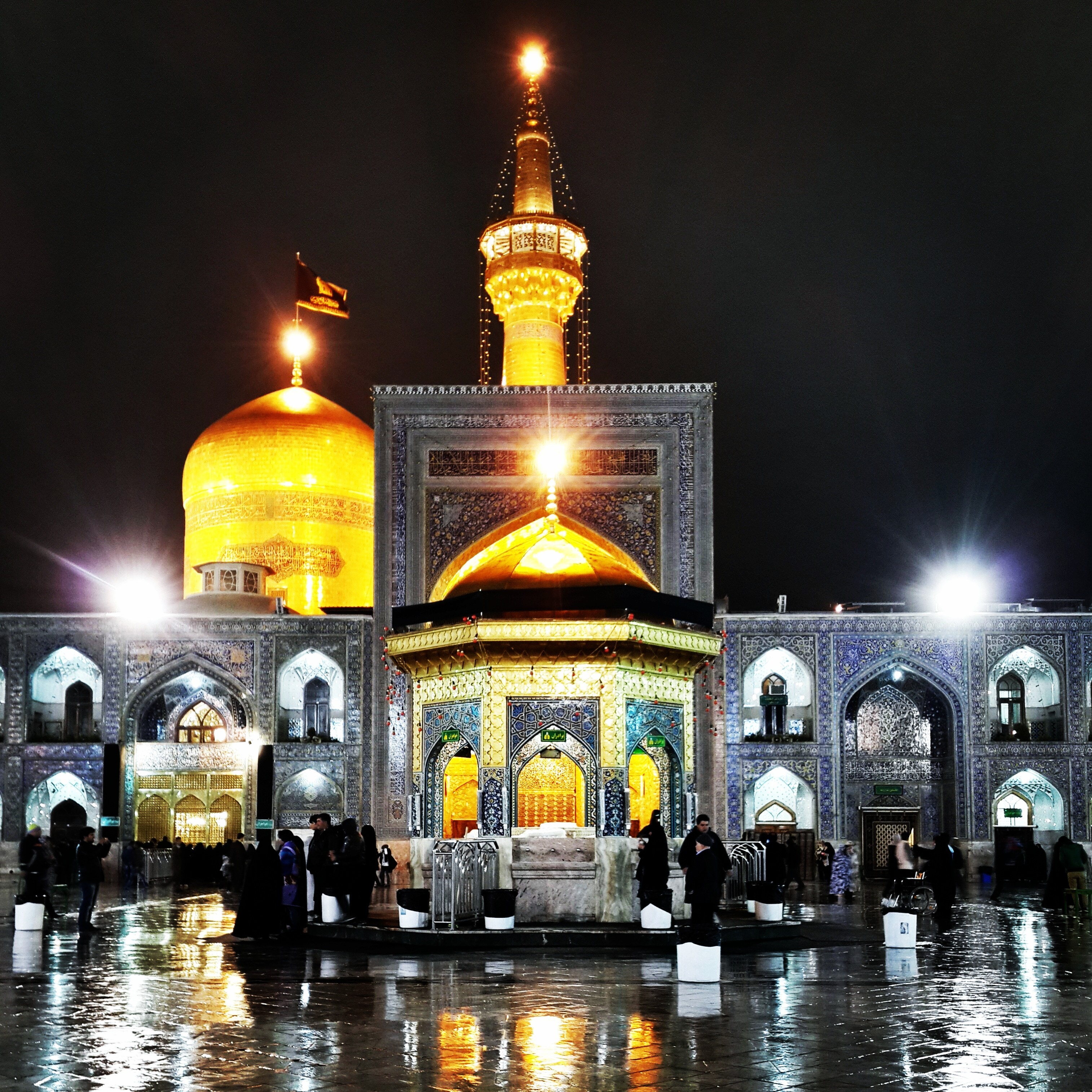 مرقد الامام الرضا (عليه السلام)
