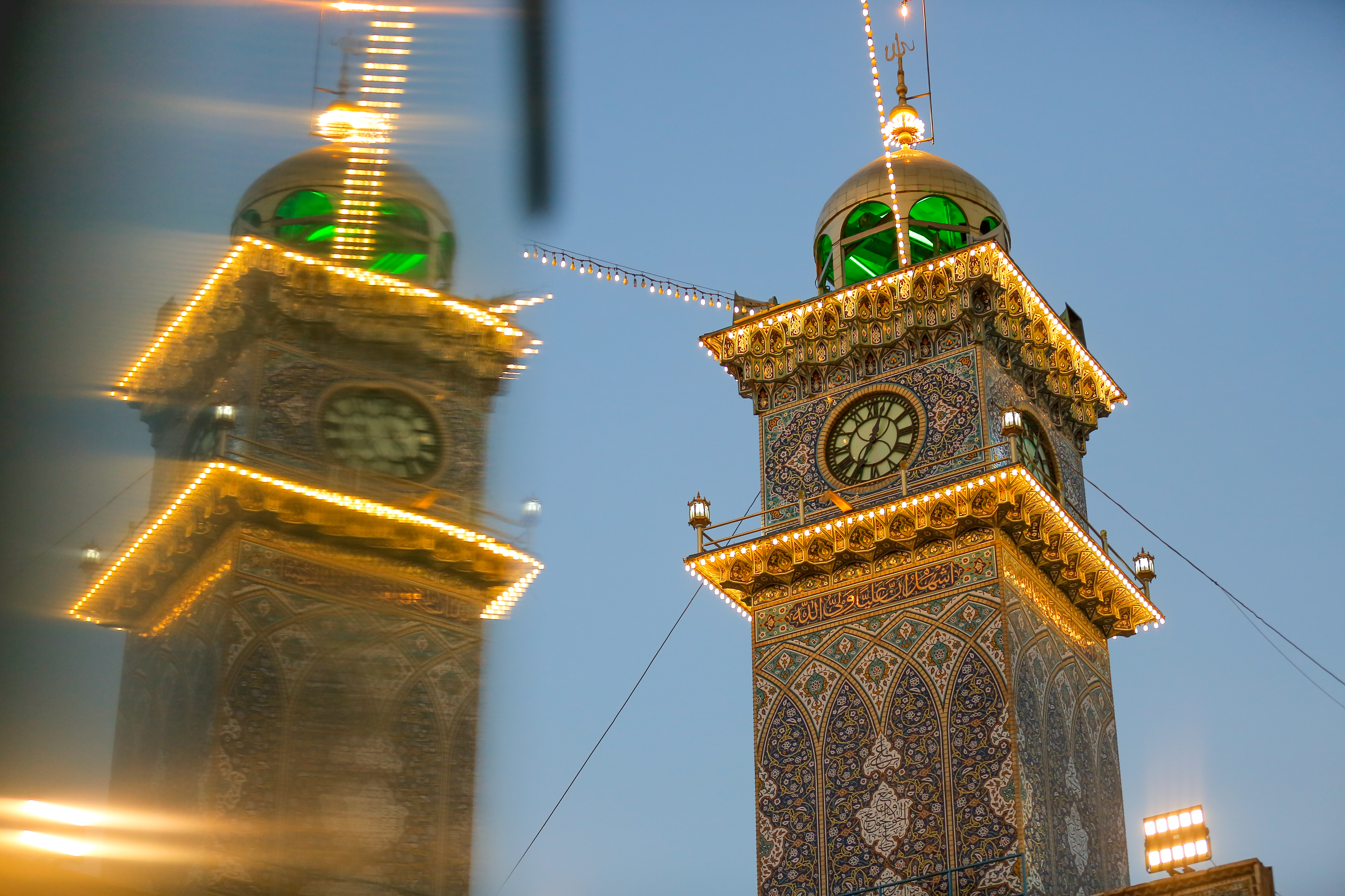 ساعة حرم  الإمام علي (عليه السلام)
