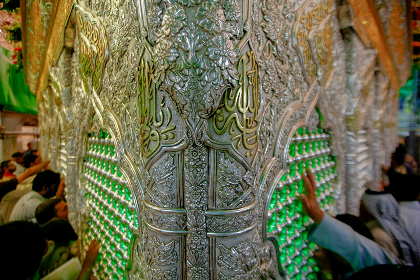 ضريح الإمام الحسين (عليه السلام)