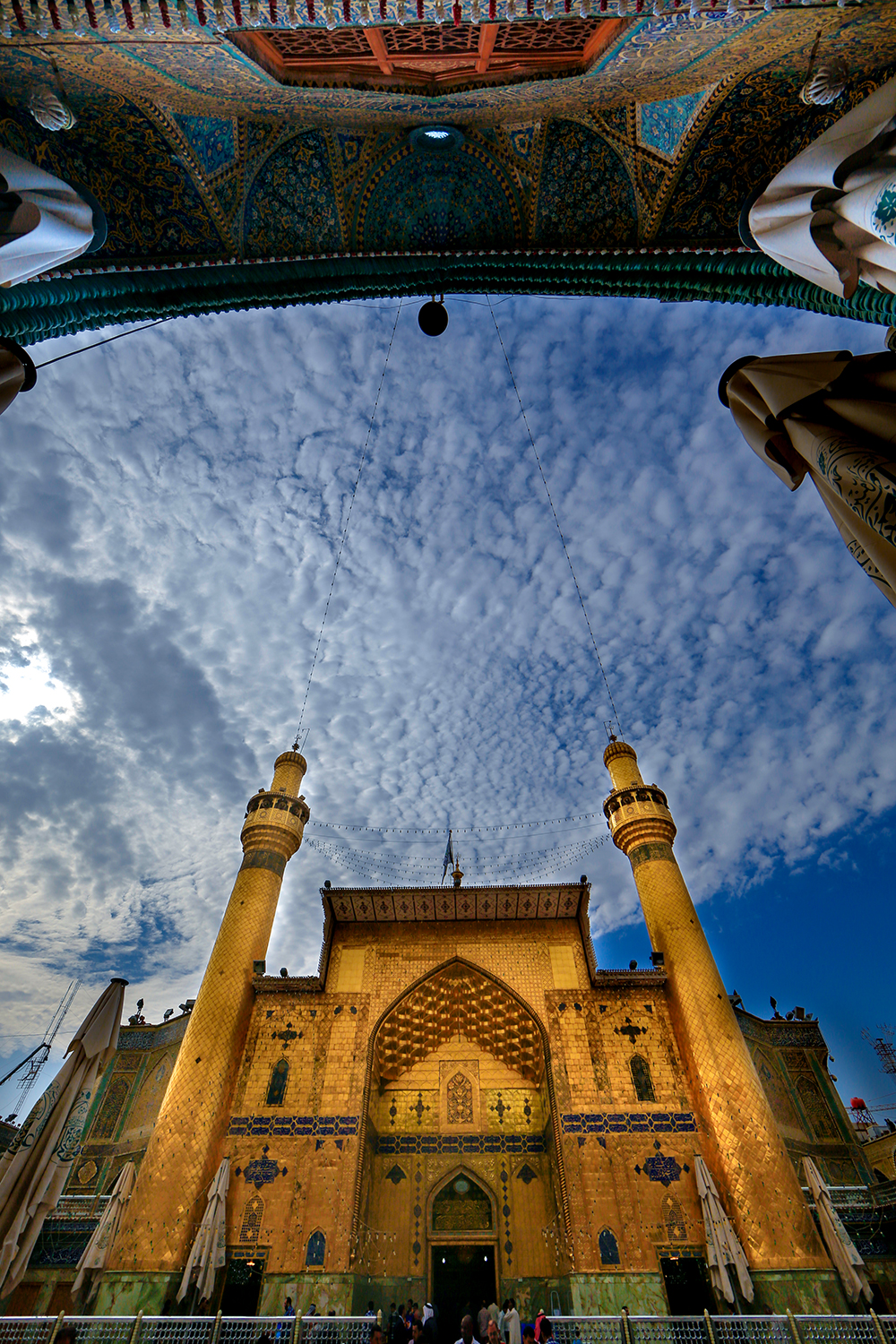 مرقد الامام علي (عليه السلام))
