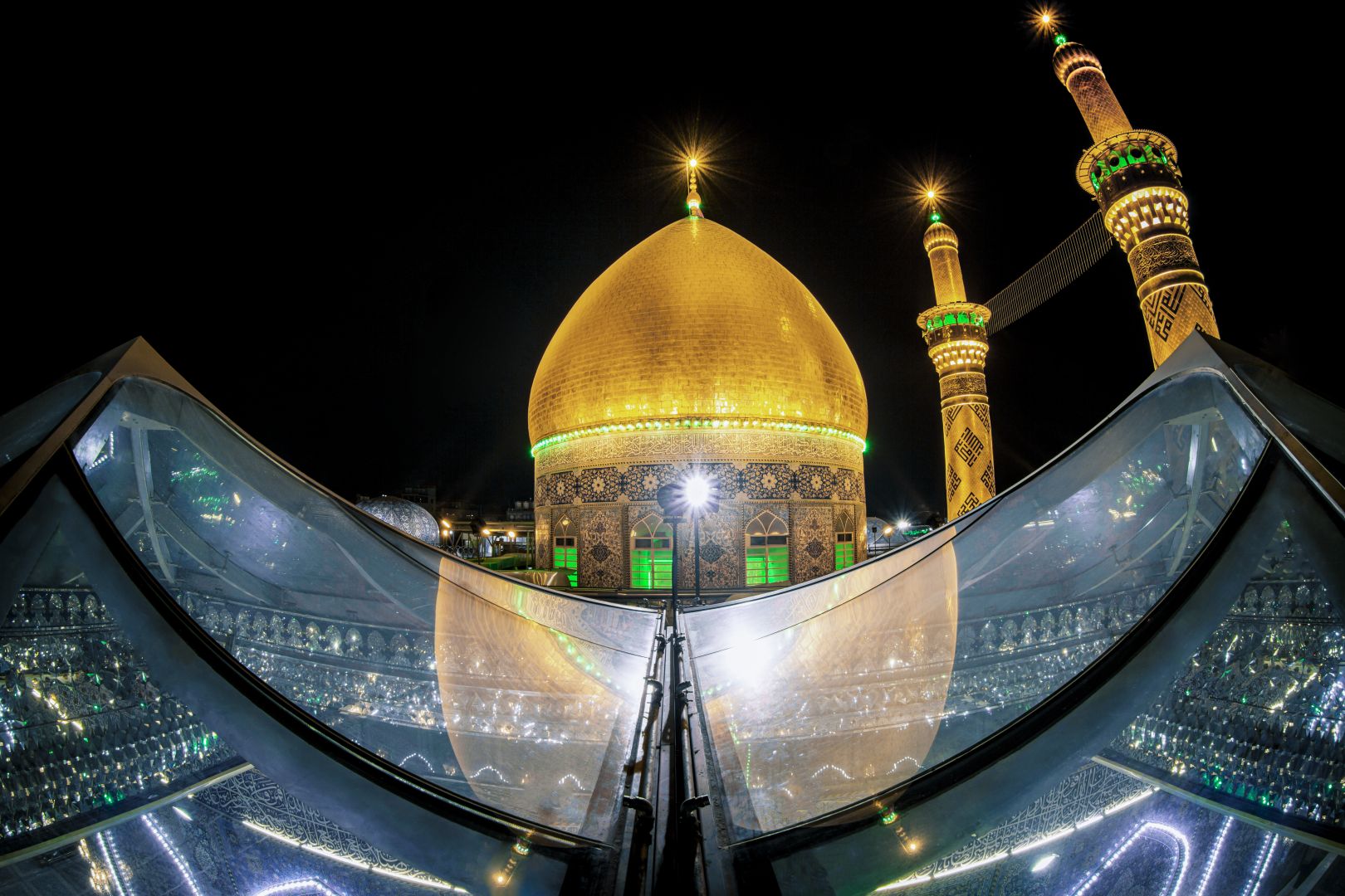منائر  وقبة ابي الفضل العباس (عليه السلام)