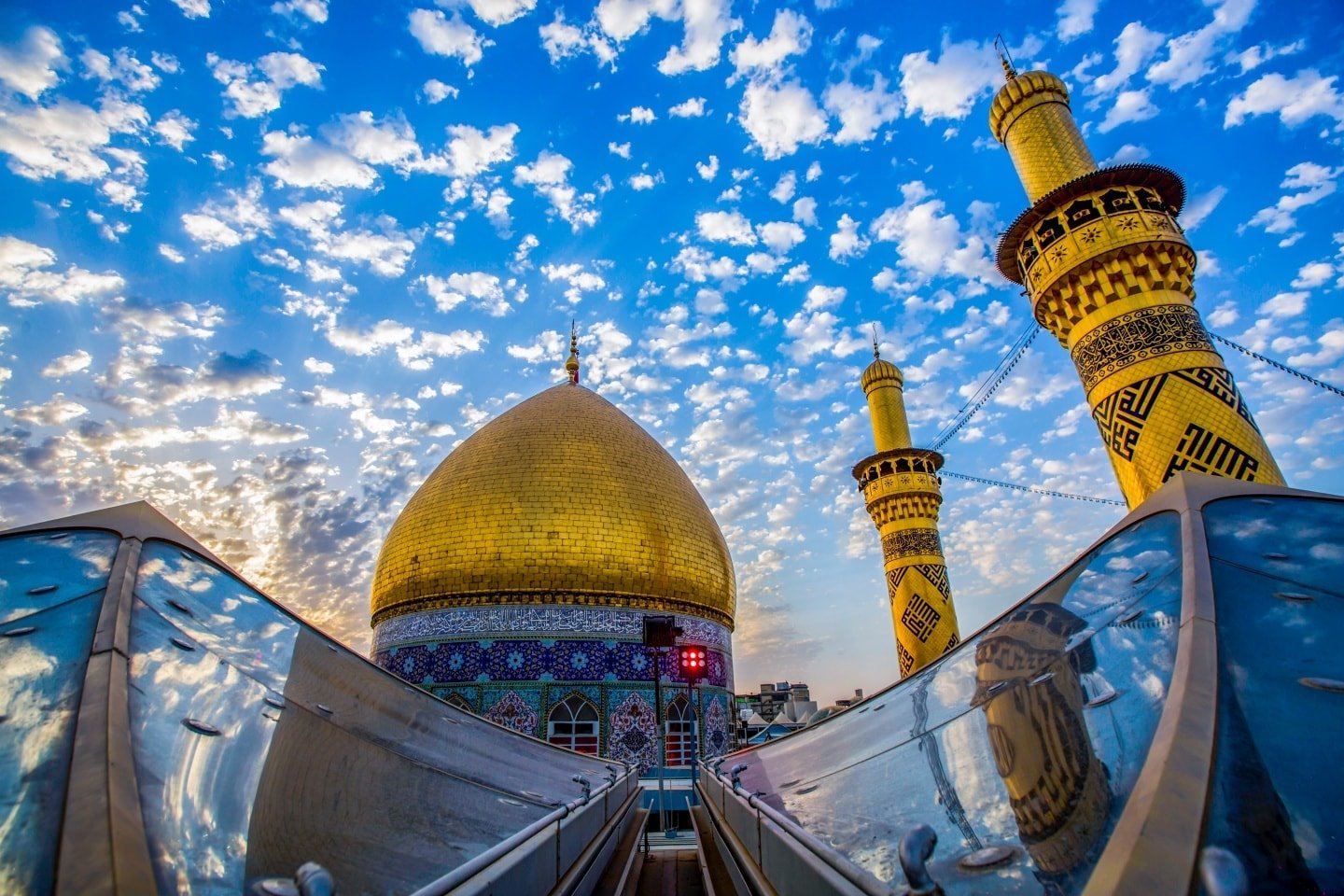 منائر  وقبة ابي الفضل العباس (عليه السلام)