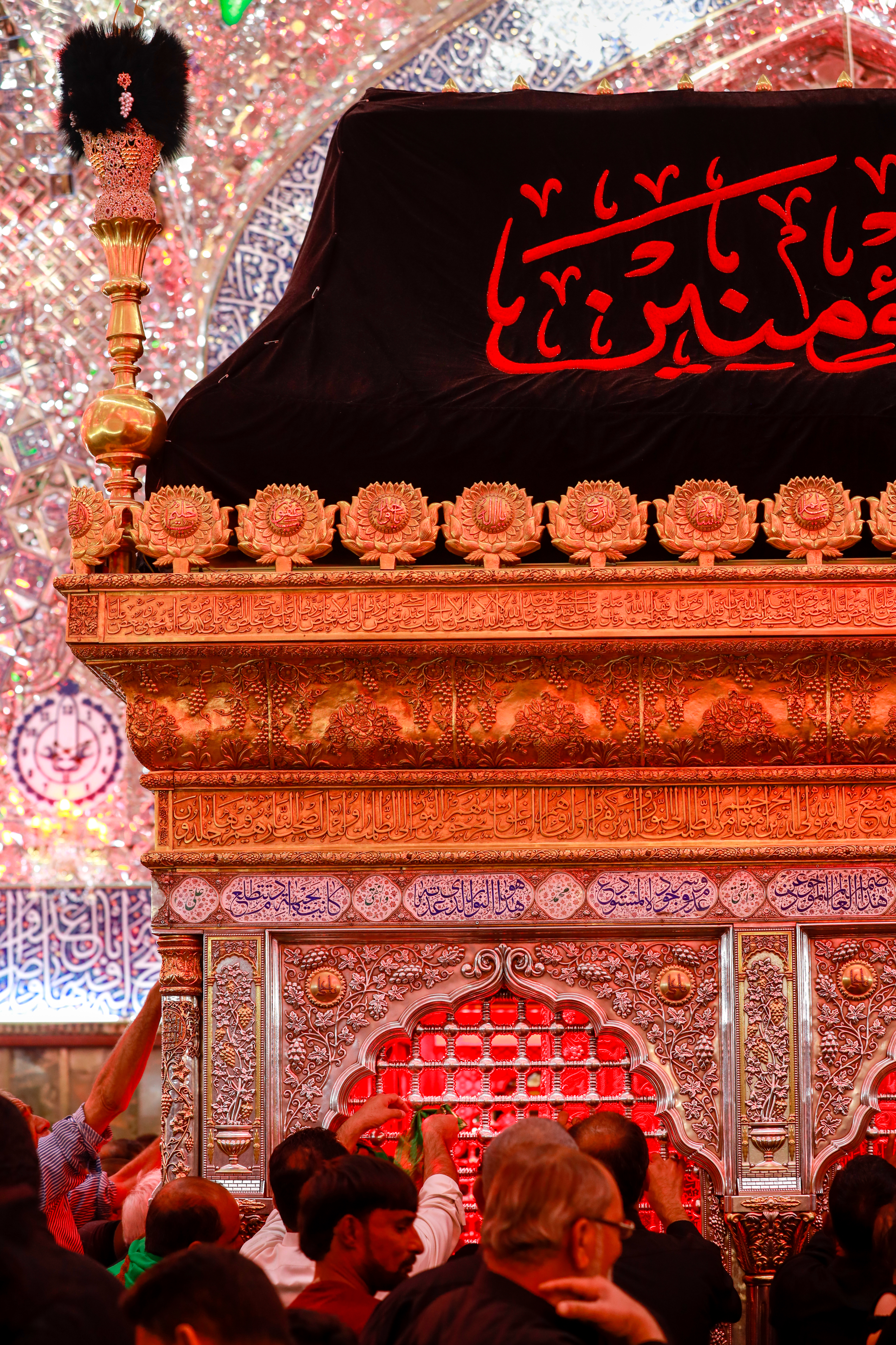 مرقد الامام علي (عليه السلام))