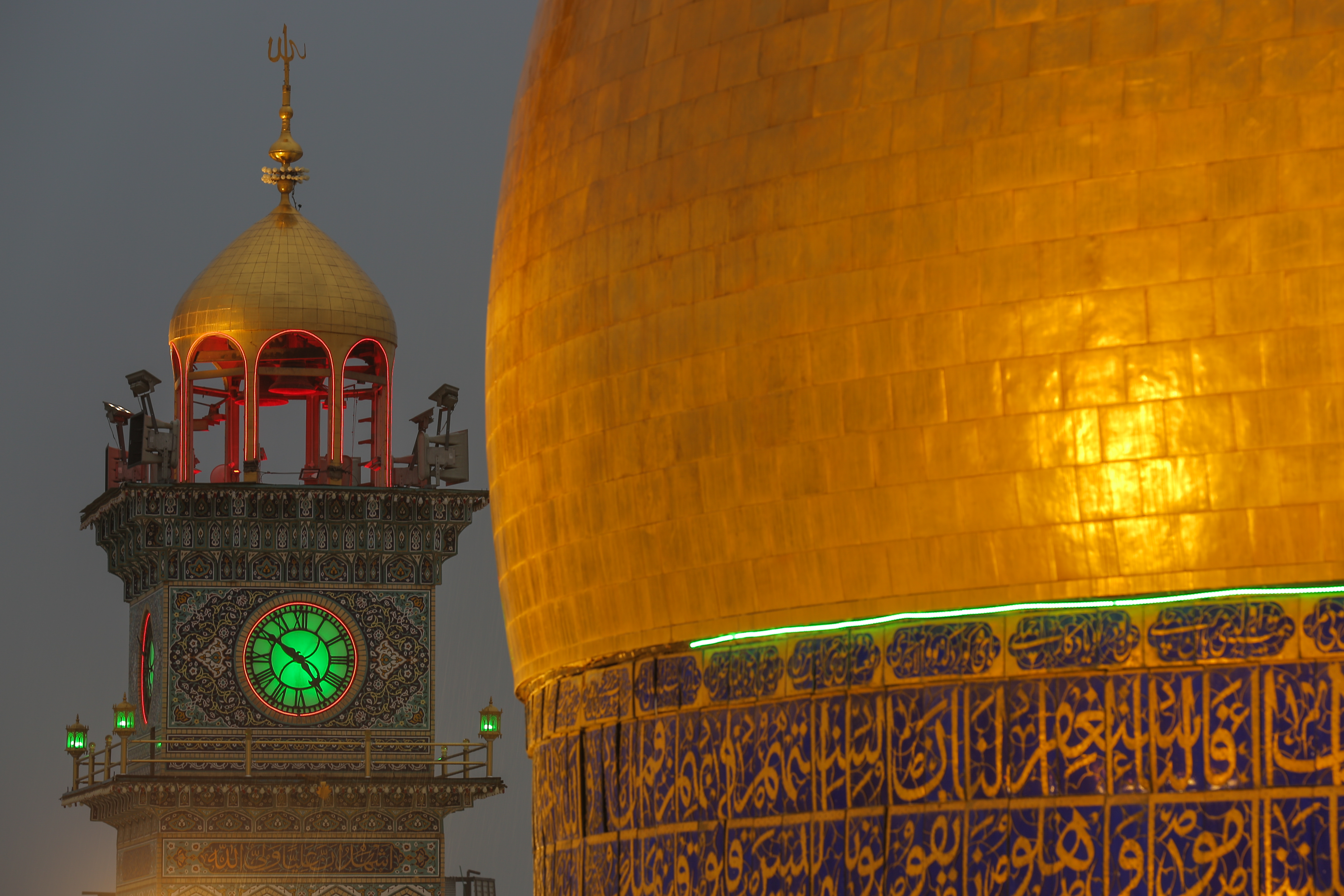 مرقد الامام علي (عليه السلام))