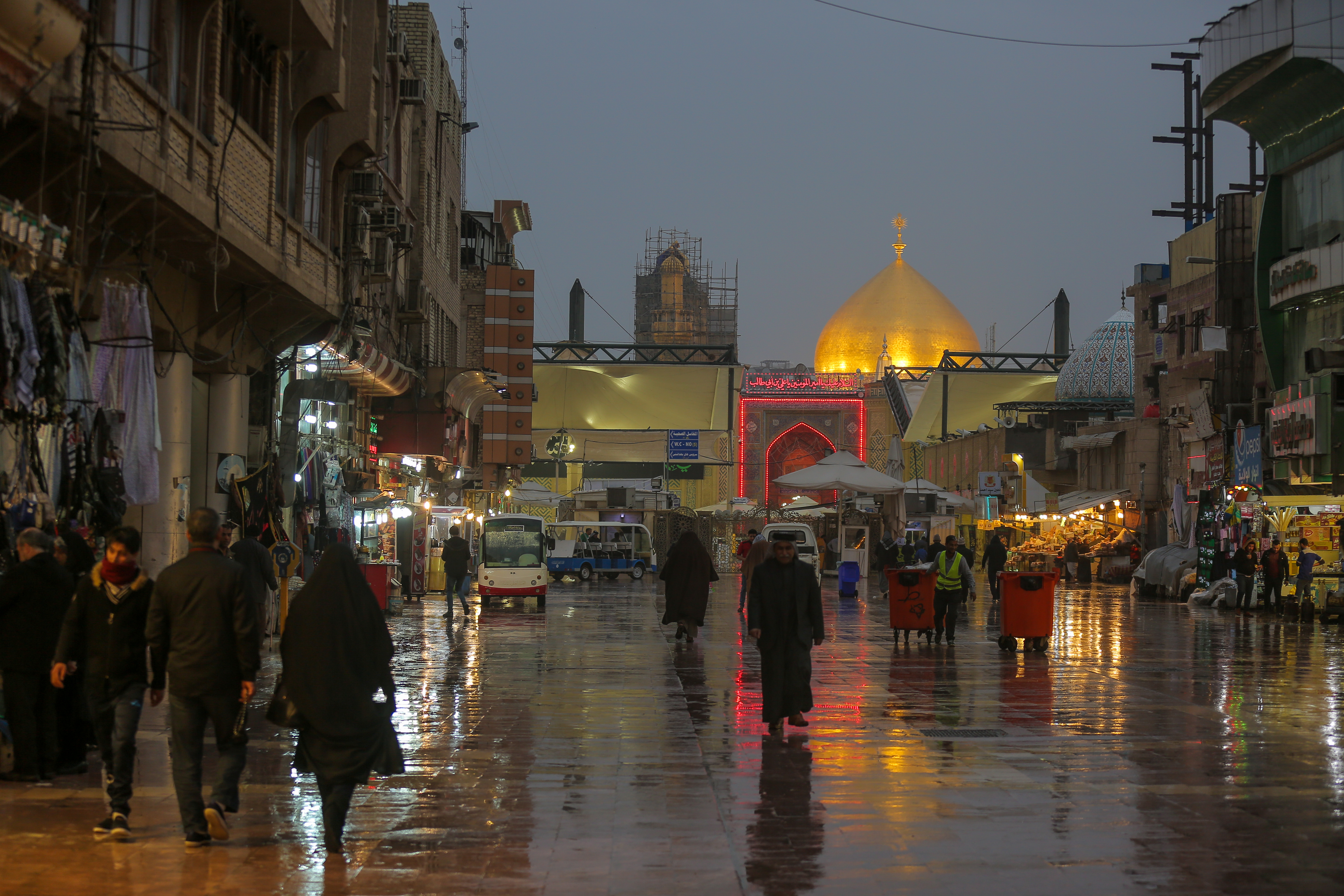 مرقد الامام علي (عليه السلام))