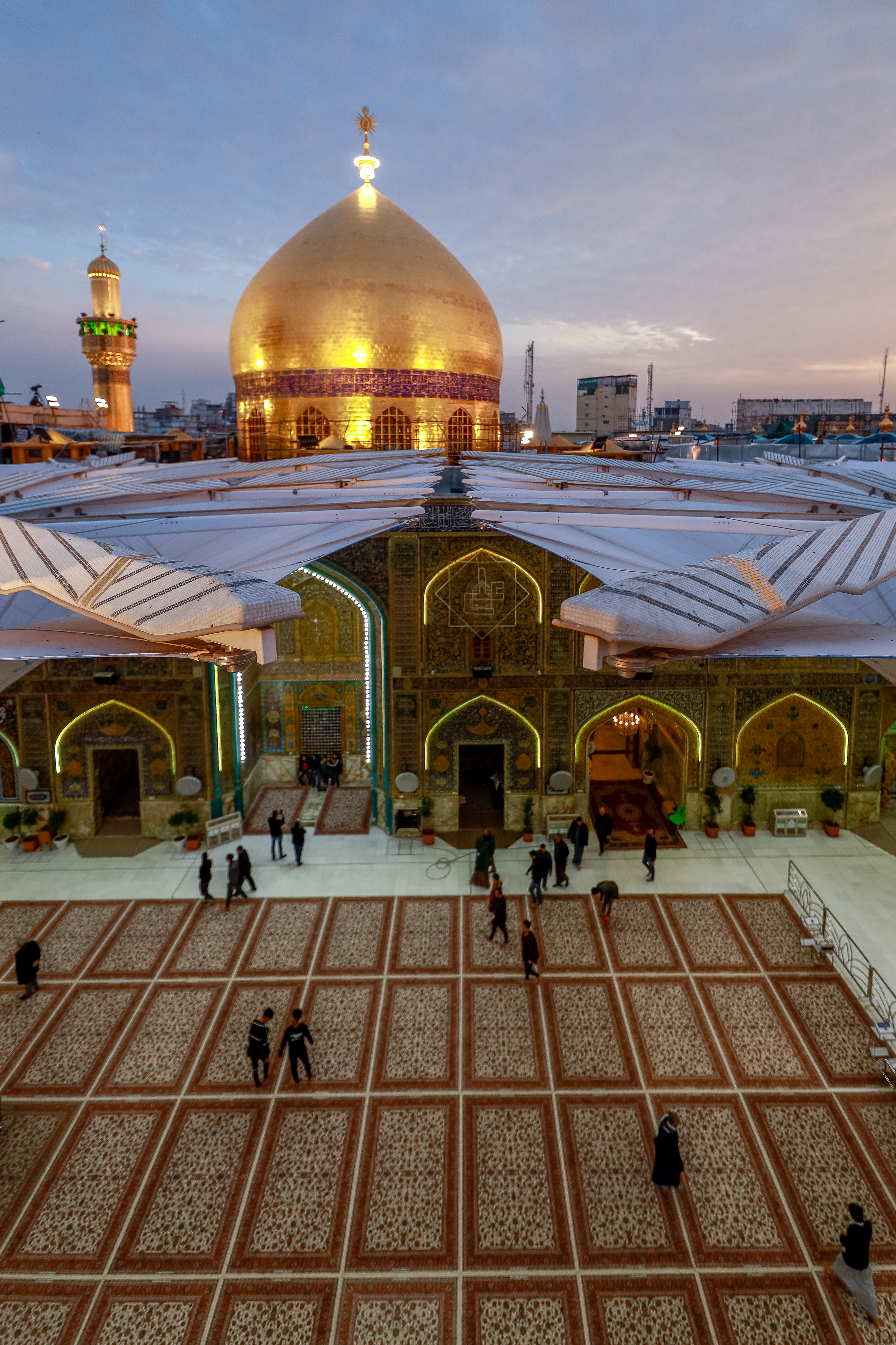 مرقد الامام علي (عليه السلام)
