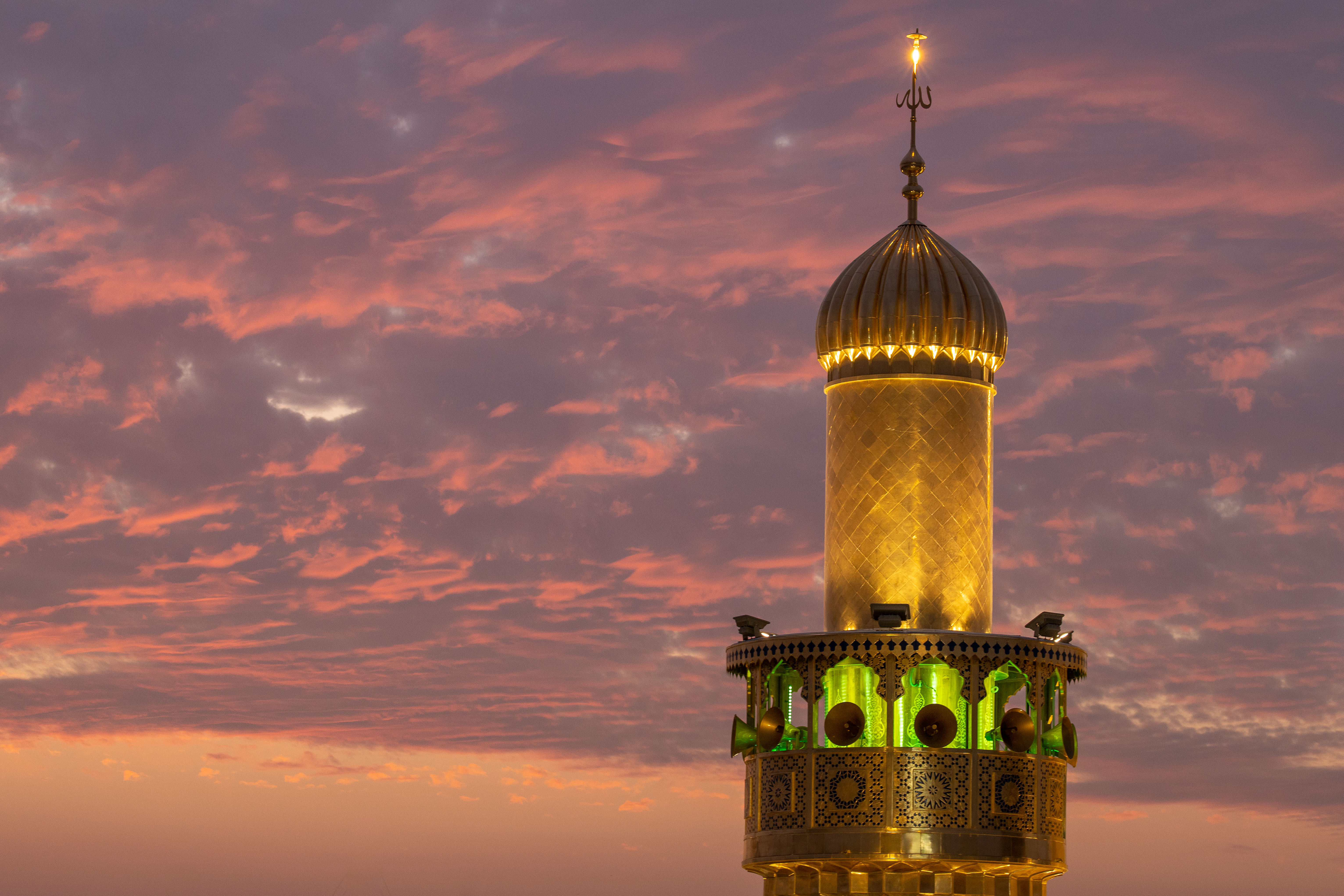منائر  حرم الامام علي(عليه السلام)