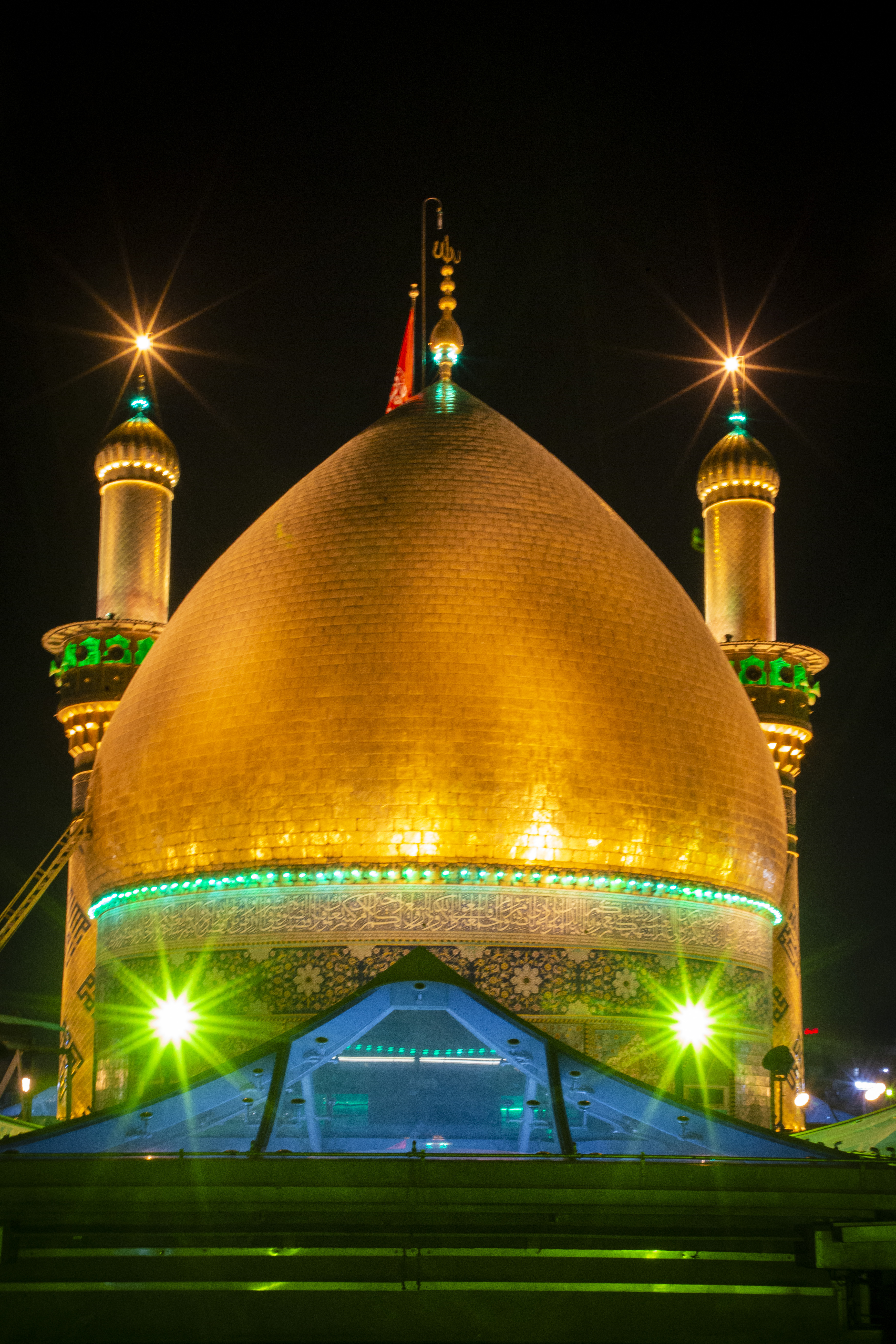 منائر  وقبة ابي الفضل العباس (عليه السلام)