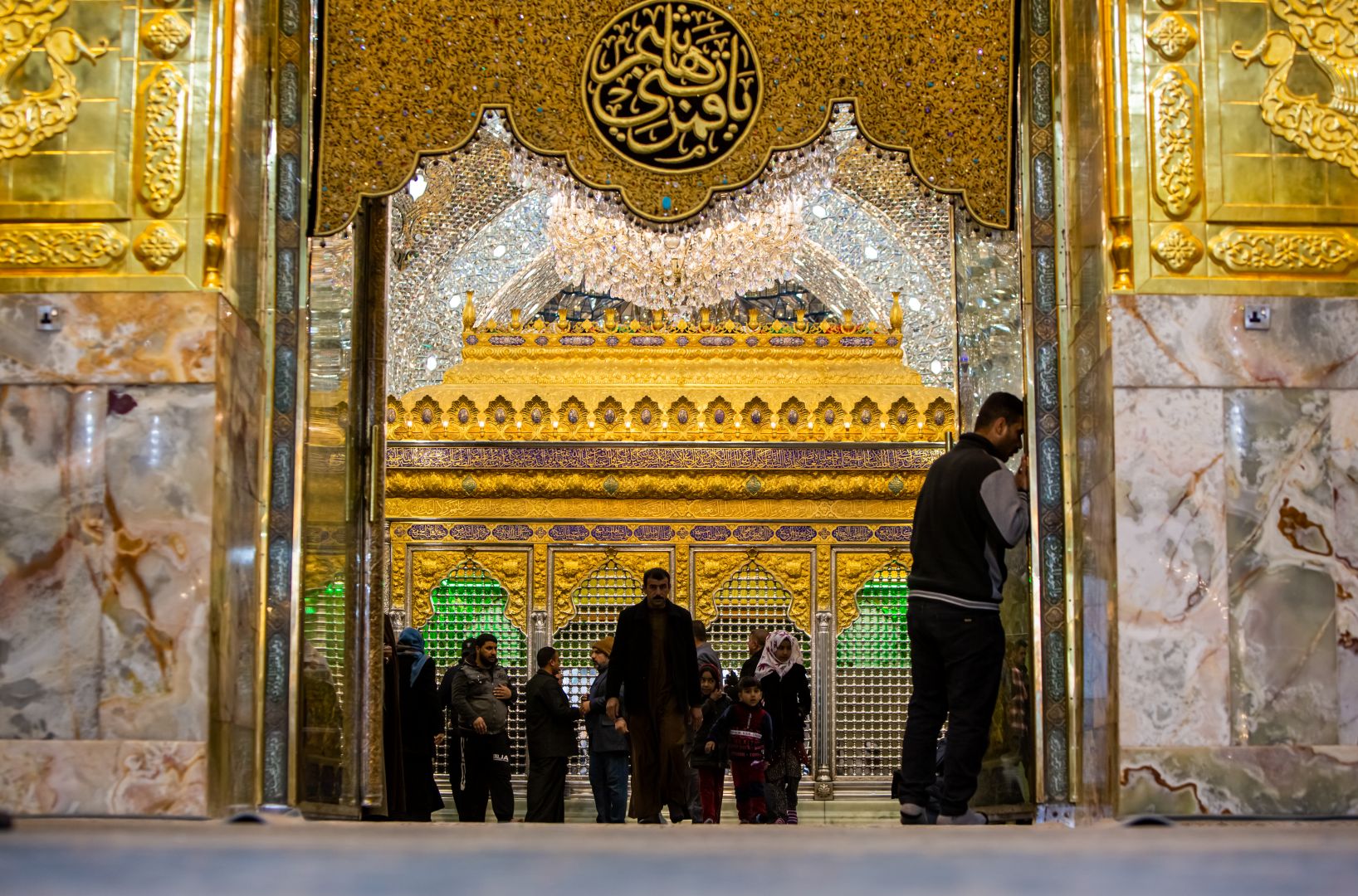 ضريح الامام العباس (عليه السلام)