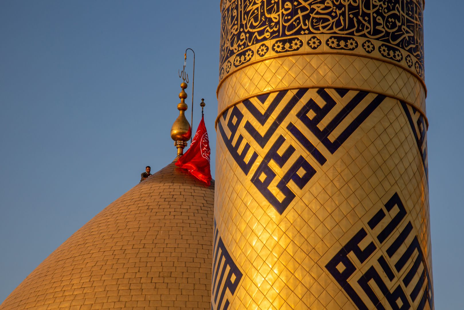 منائر  وقبة ابي الفضل العباس (عليه السلام)