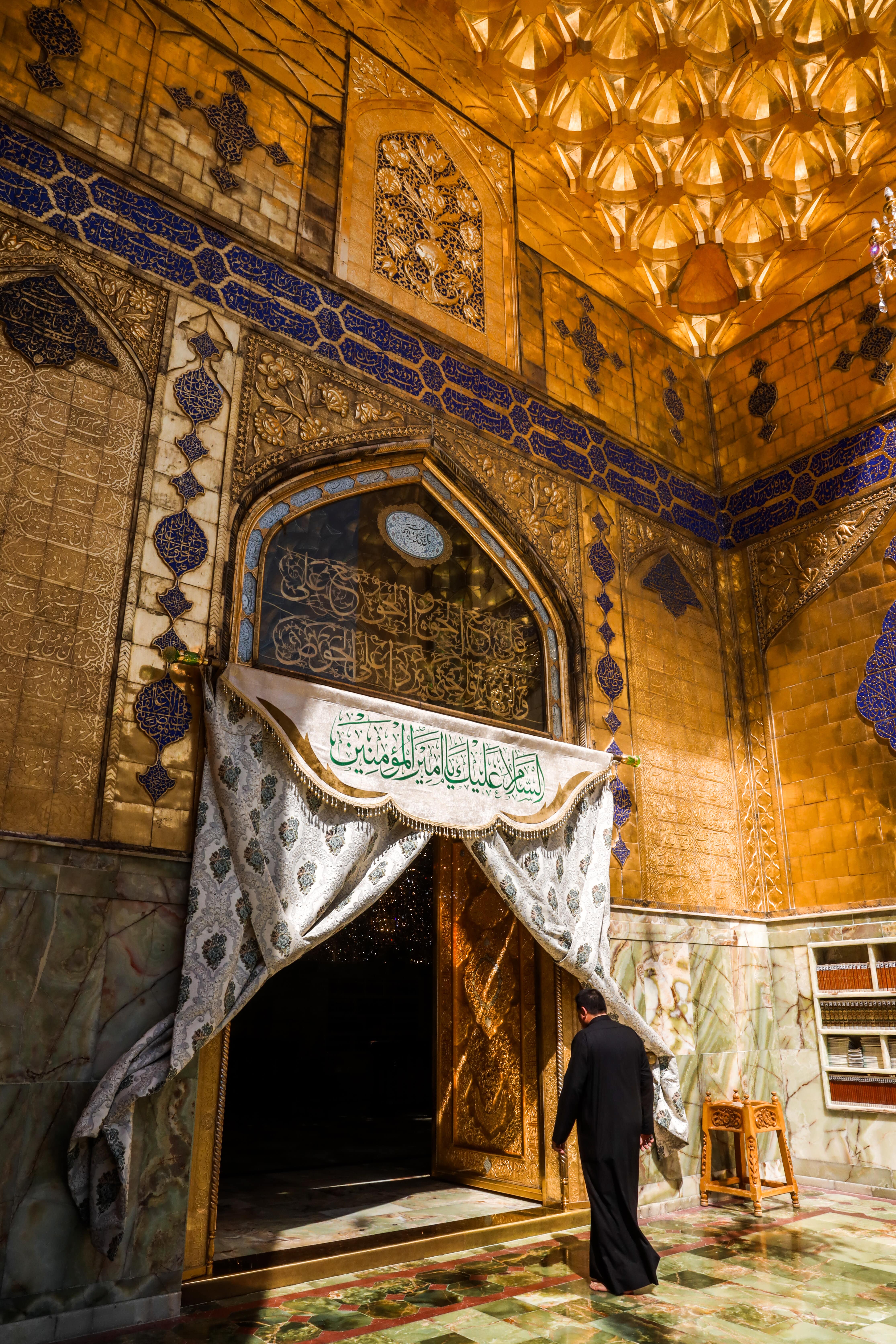 حرم أمير المؤمنين سلام الله عليه