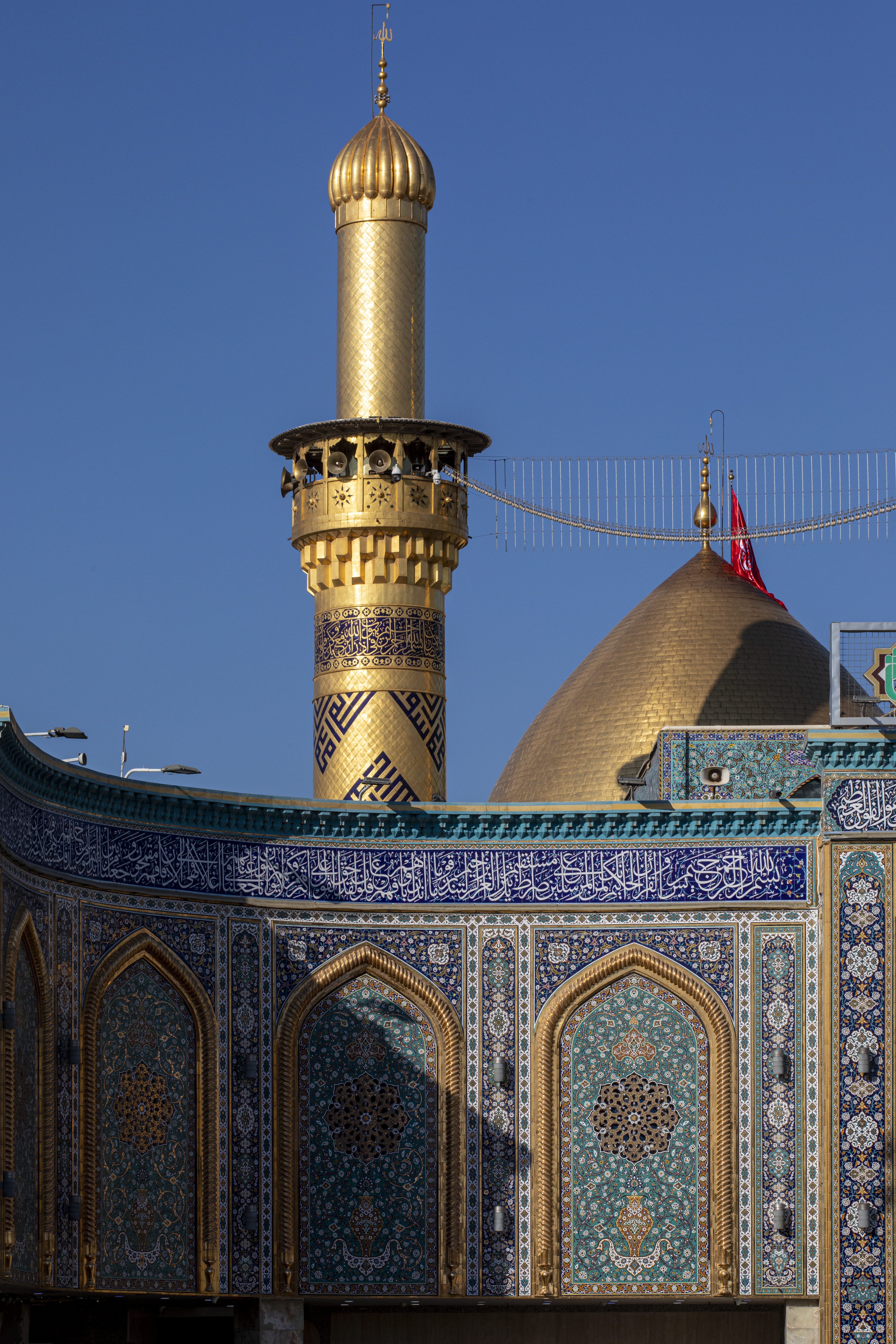 قبة الحرم المبارك لأبي الفضل العباس عليه السلام