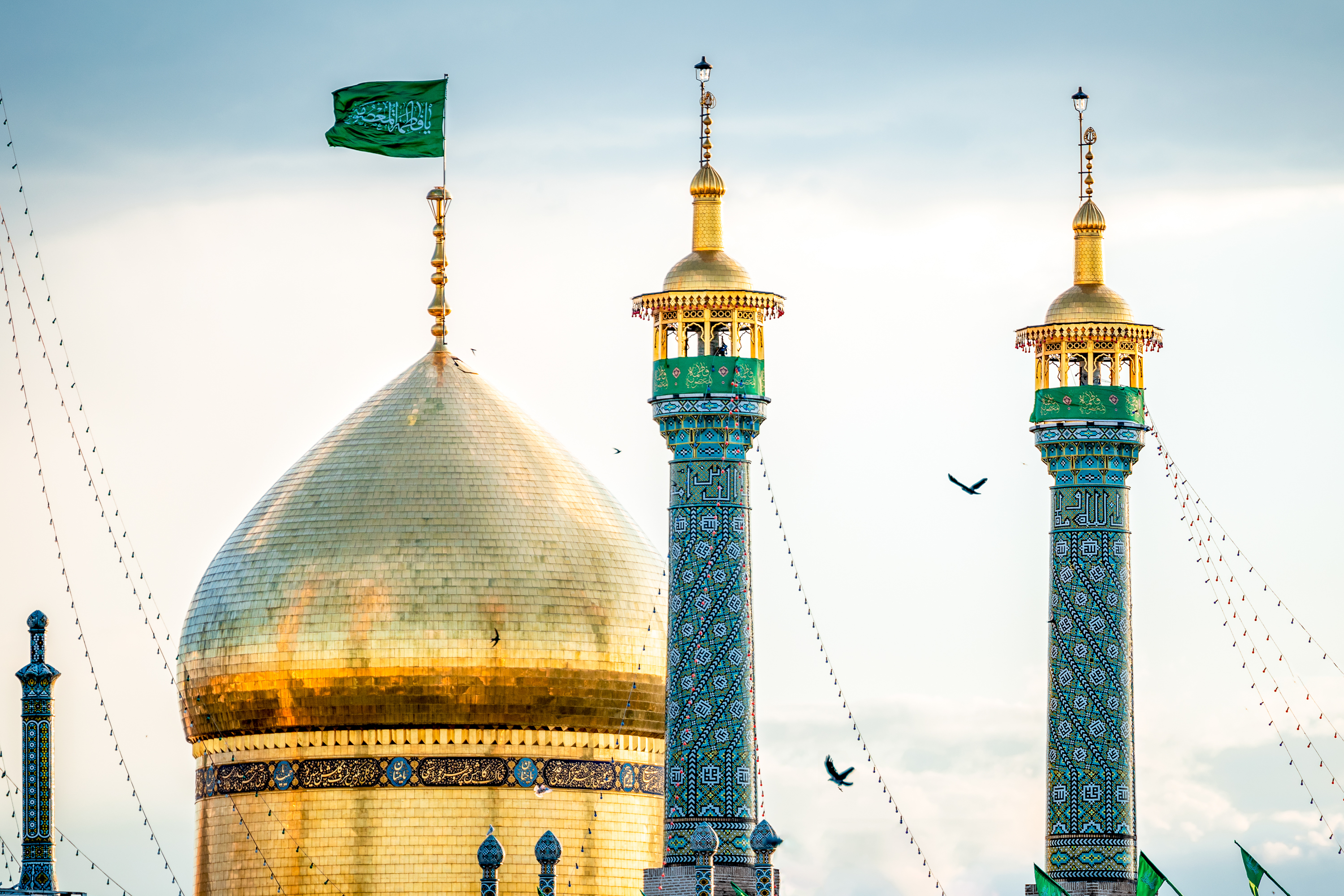 يَا فَاطِمَةُ اشْفَعِي لِي فِي الْجَنَّةِ فَإِنَّ لَكِ عِنْدَ اللَّهِ شَأْنا مِنَ الشَّأْنِ.