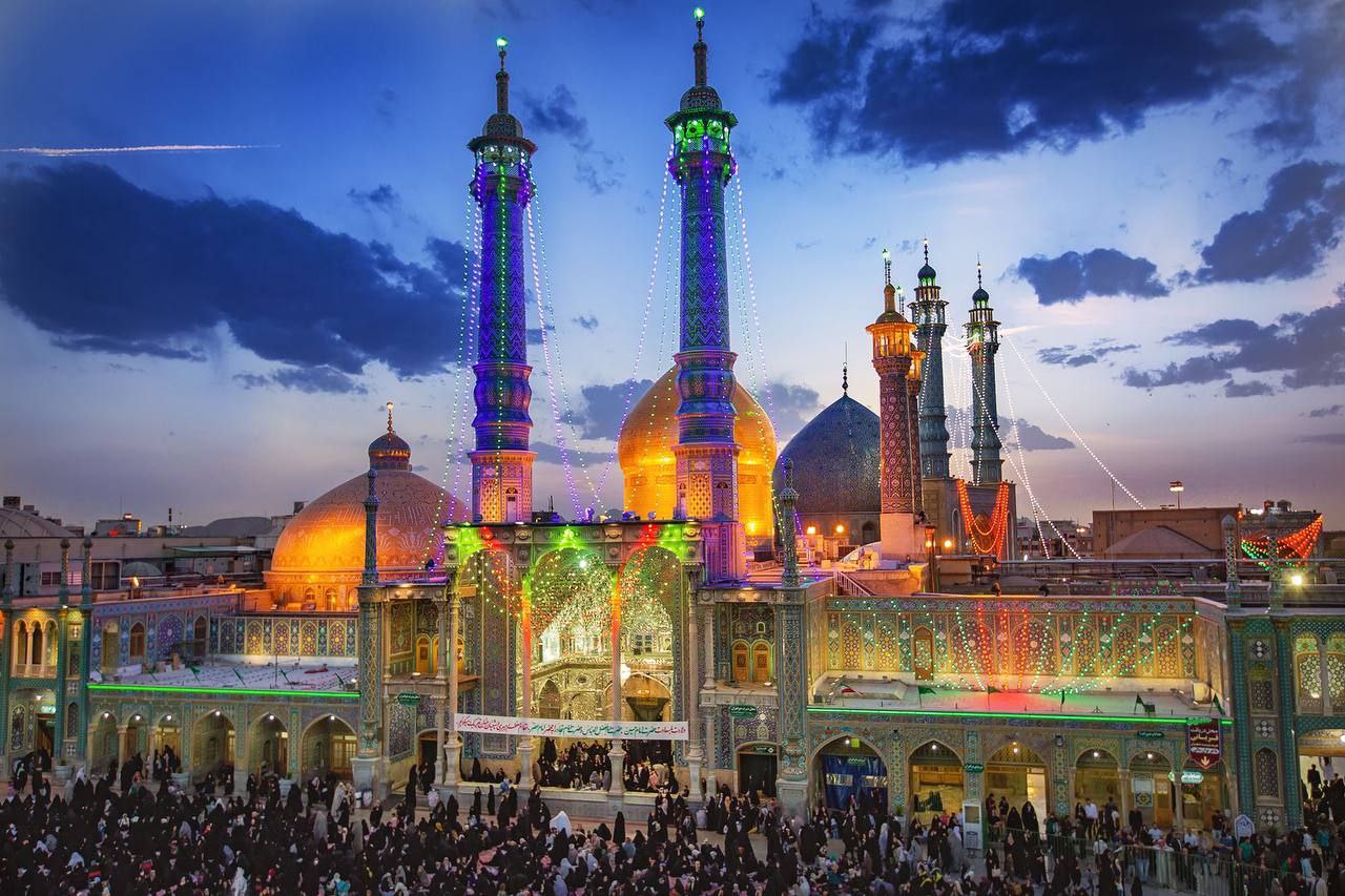 يَا فَاطِمَةُ اشْفَعِي لِي فِي الْجَنَّةِ فَإِنَّ لَكِ عِنْدَ اللَّهِ شَأْنا مِنَ الشَّأْنِ.
