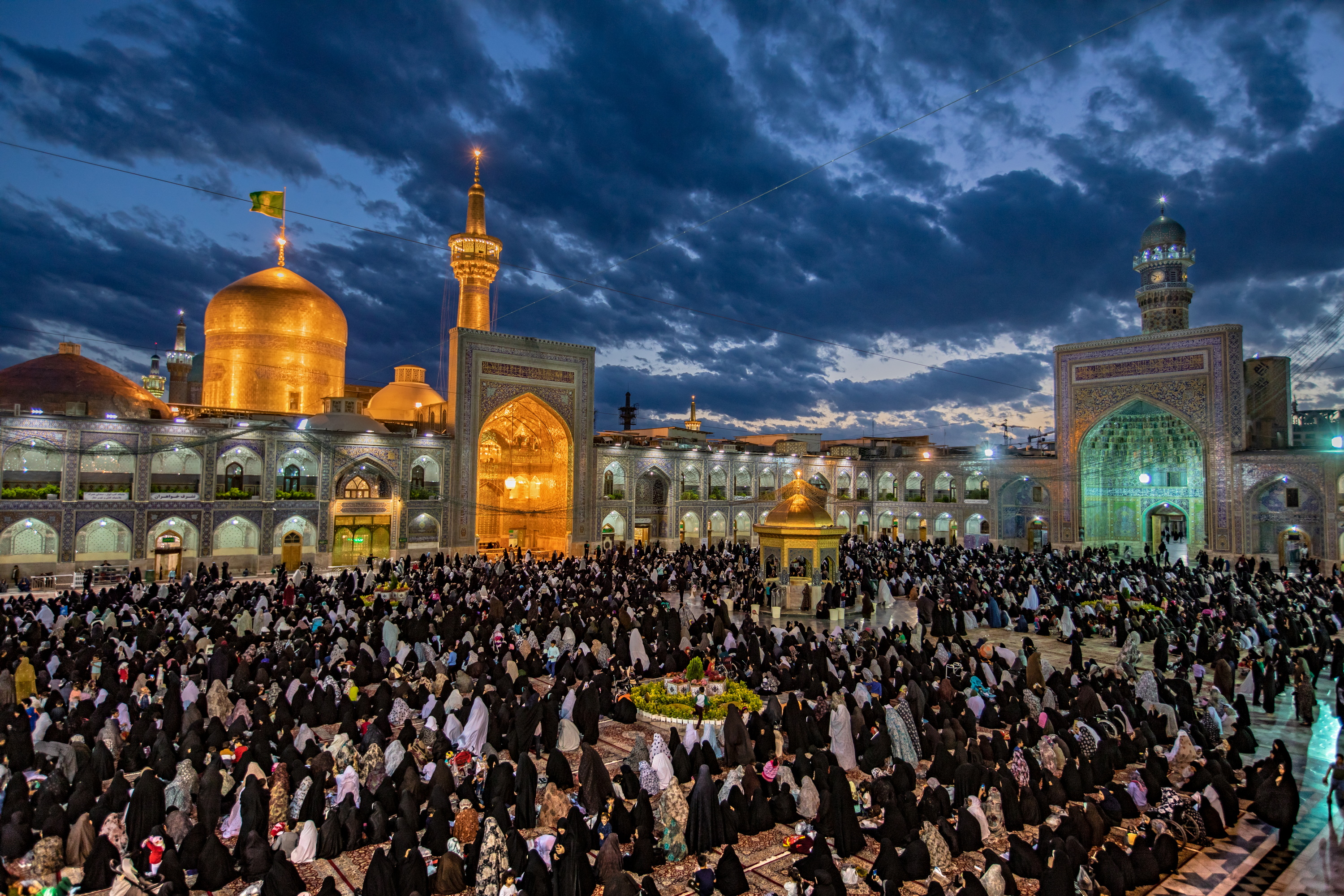 السلام عليك يا علي بن موسى الرضا 