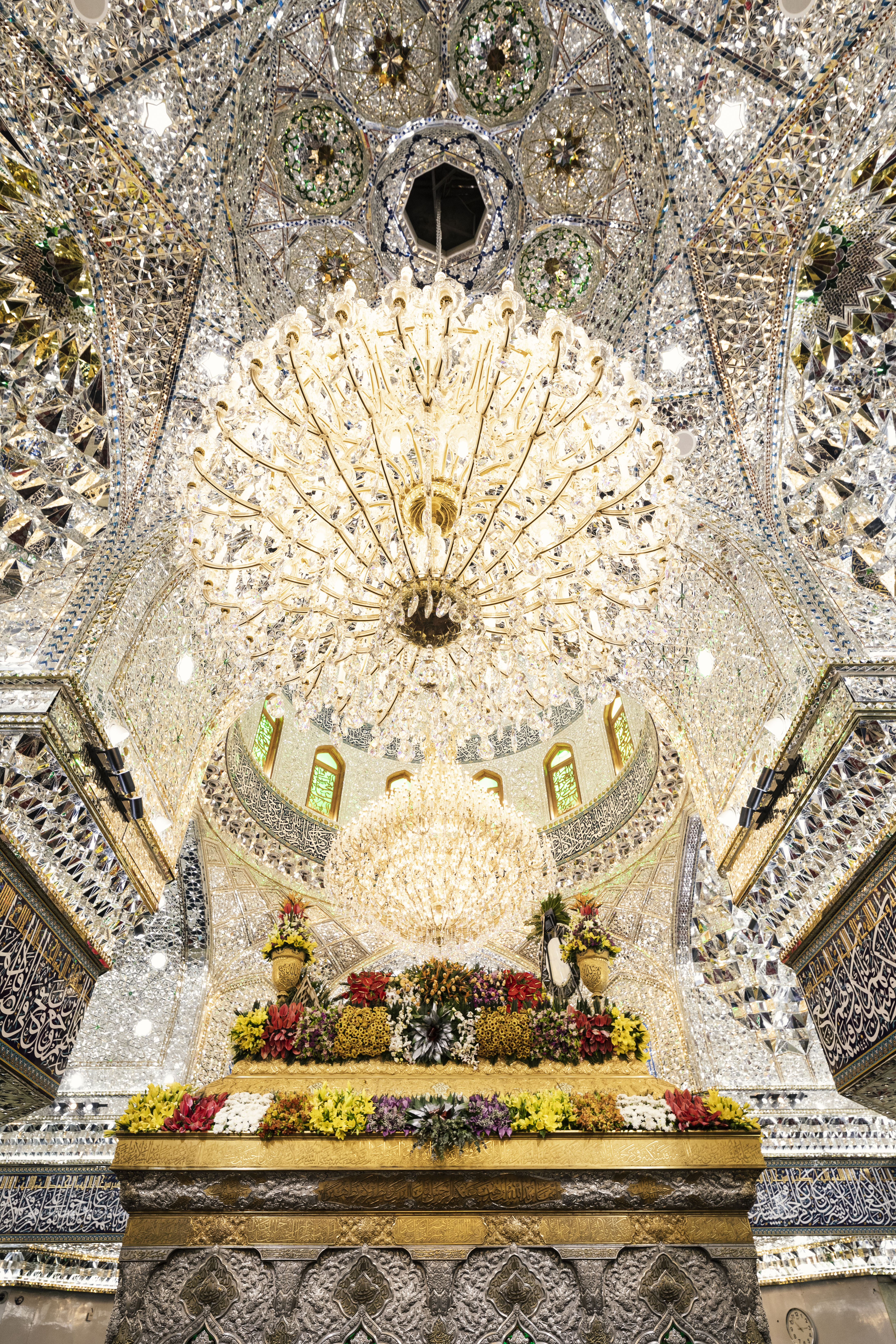 ميلاد الأقمار