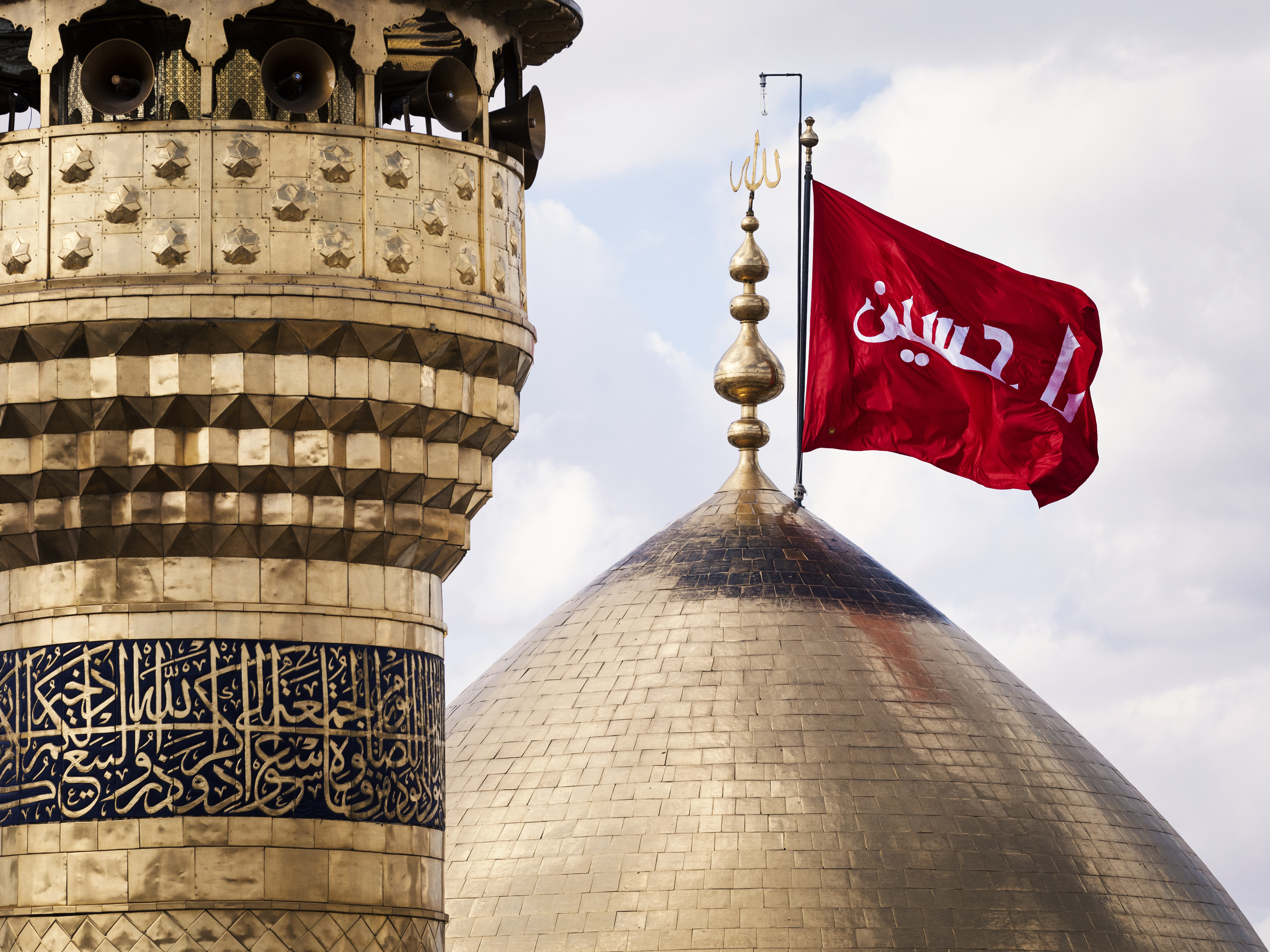 ميلاد الأقمار