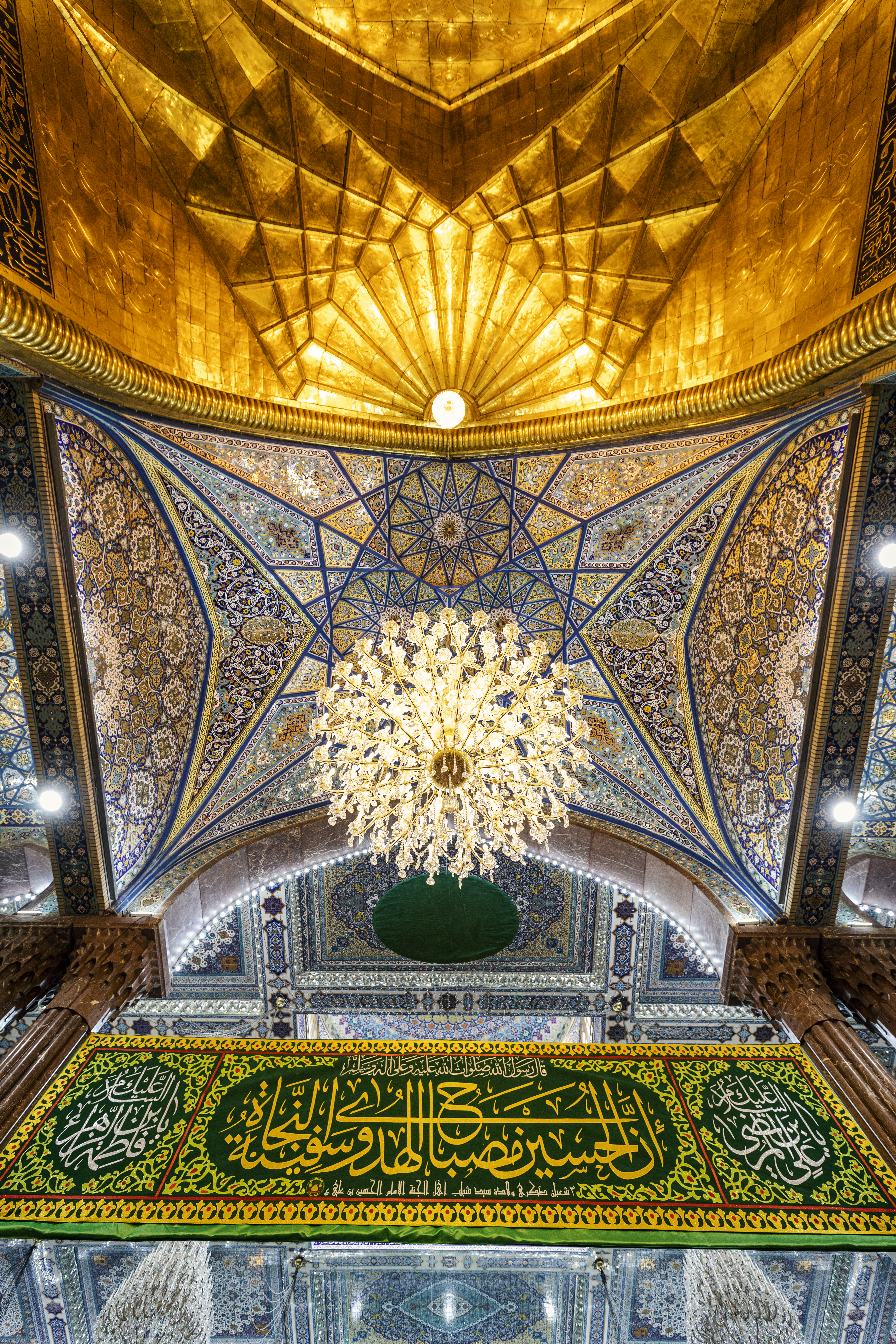 ميلاد الأقمار