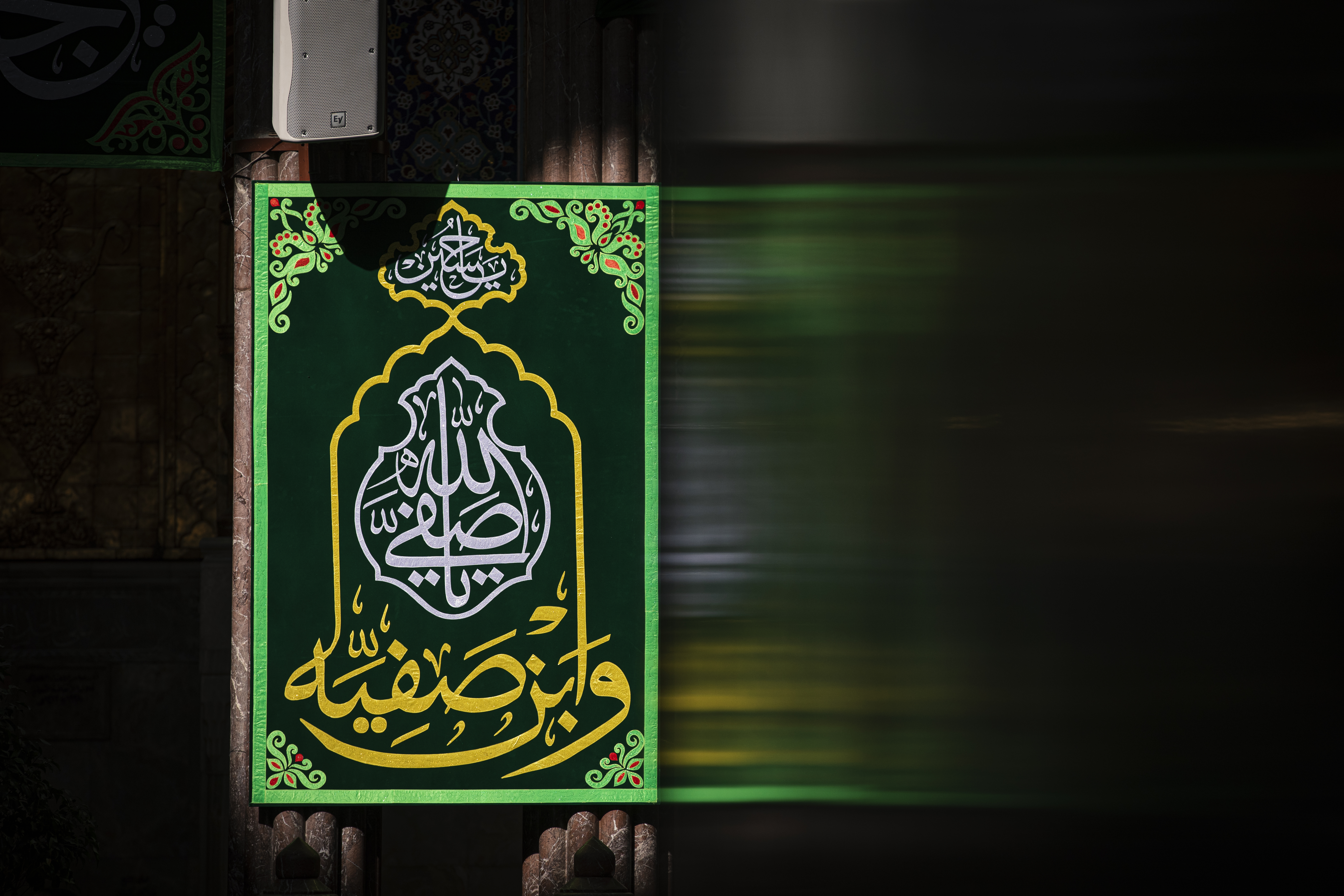 ميلاد الأقمار