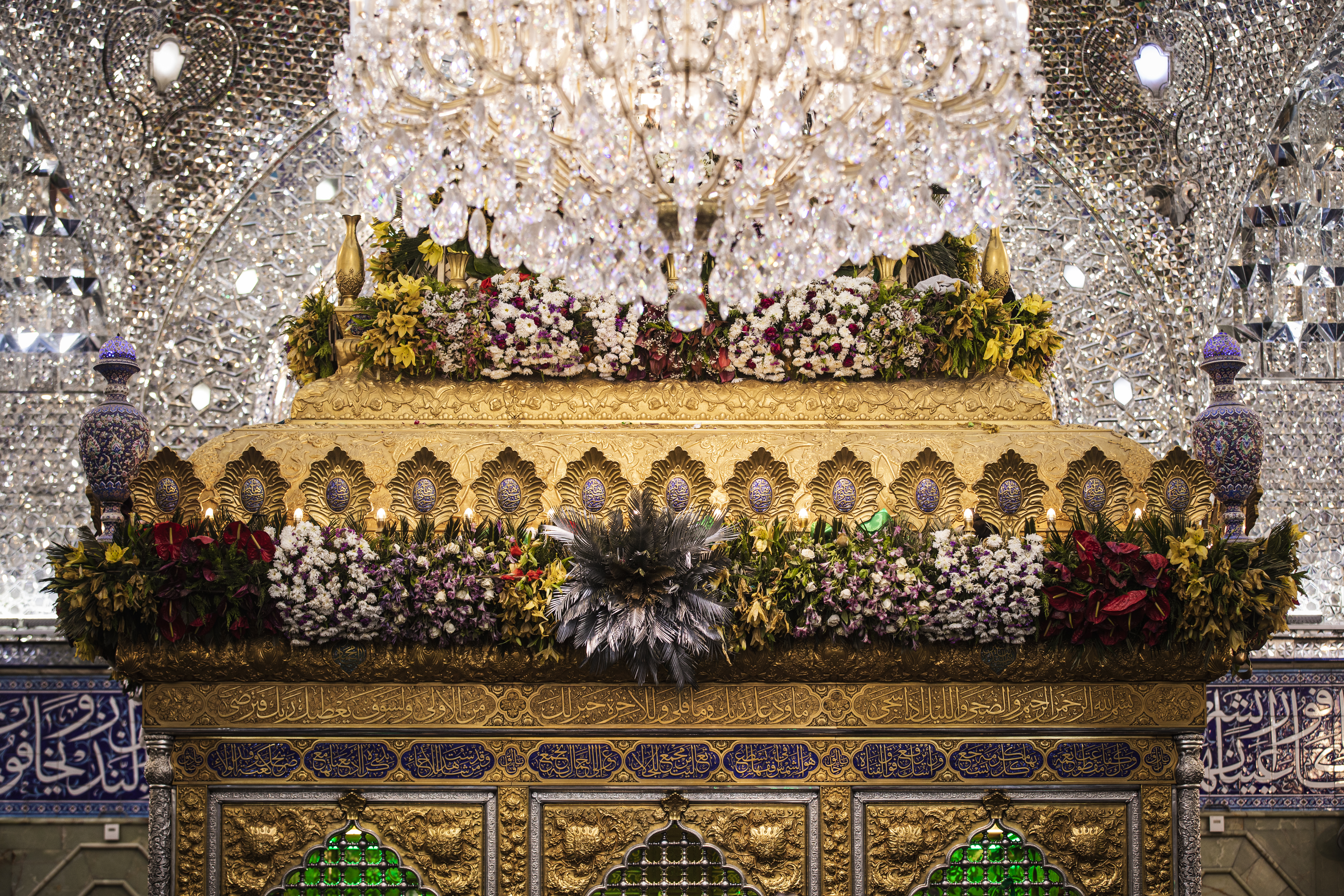 ميلاد الأقمار