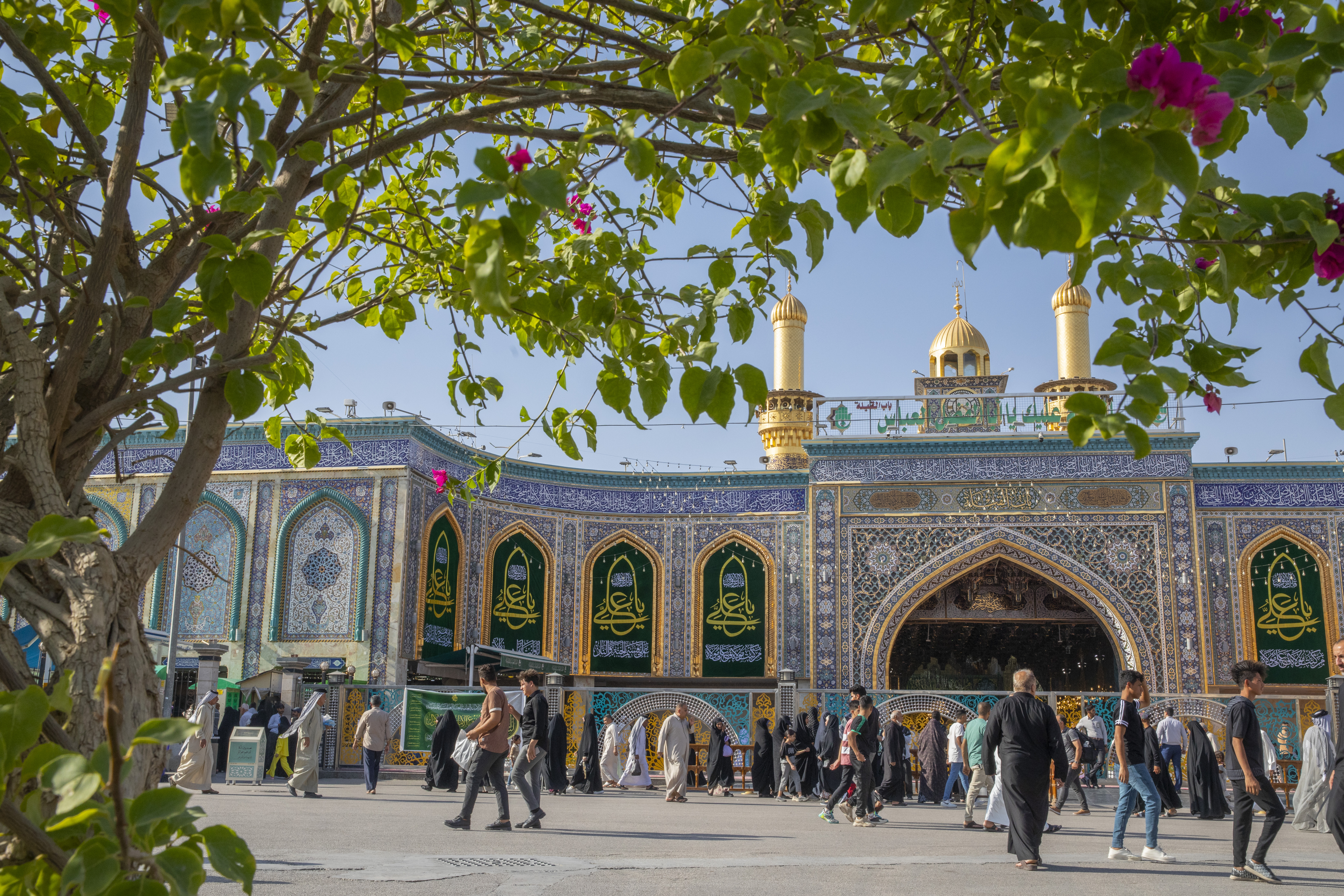 اللهم صل على محمد وآل محمد