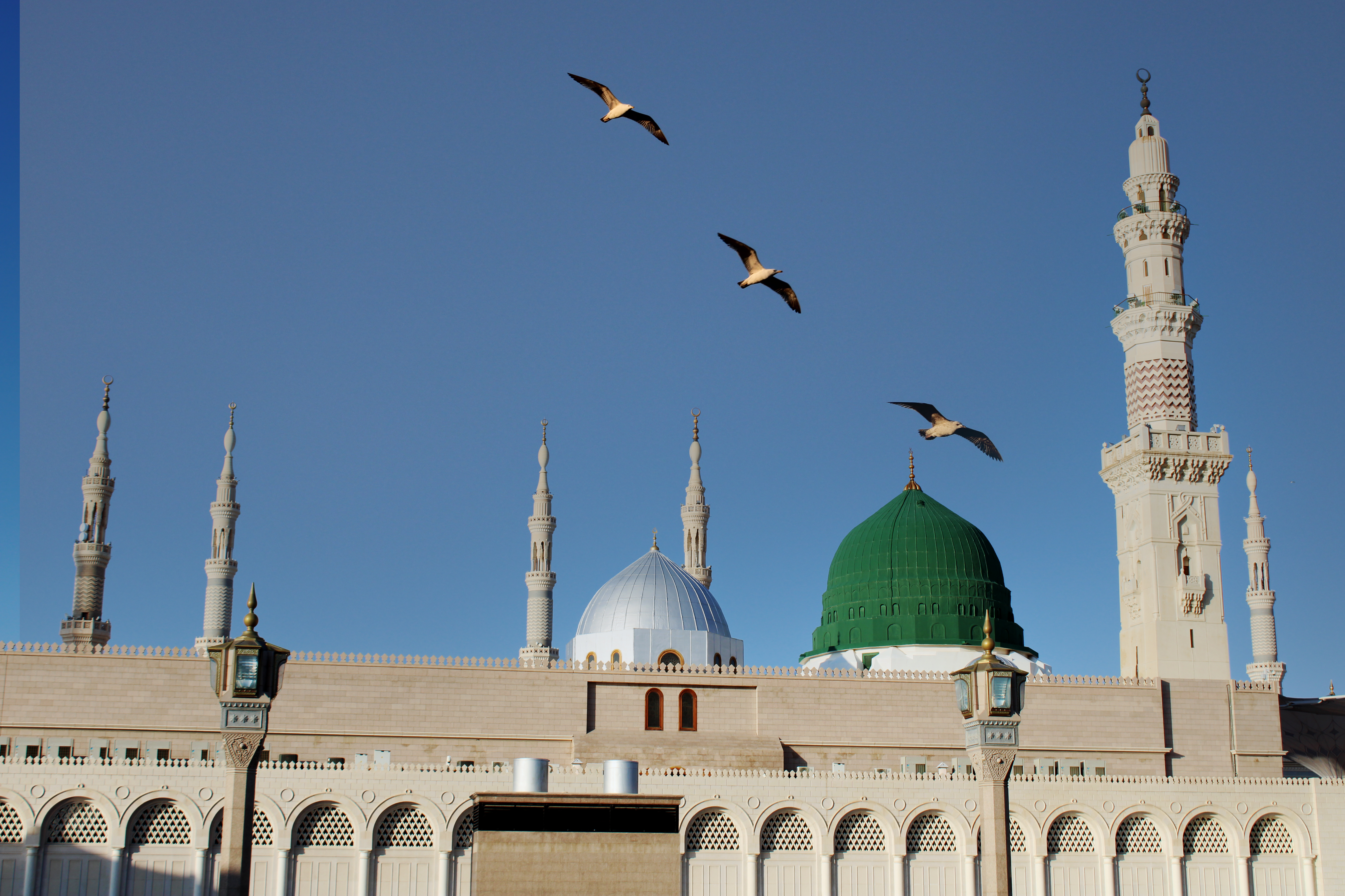 السلام عليك يا نبي الرحمة