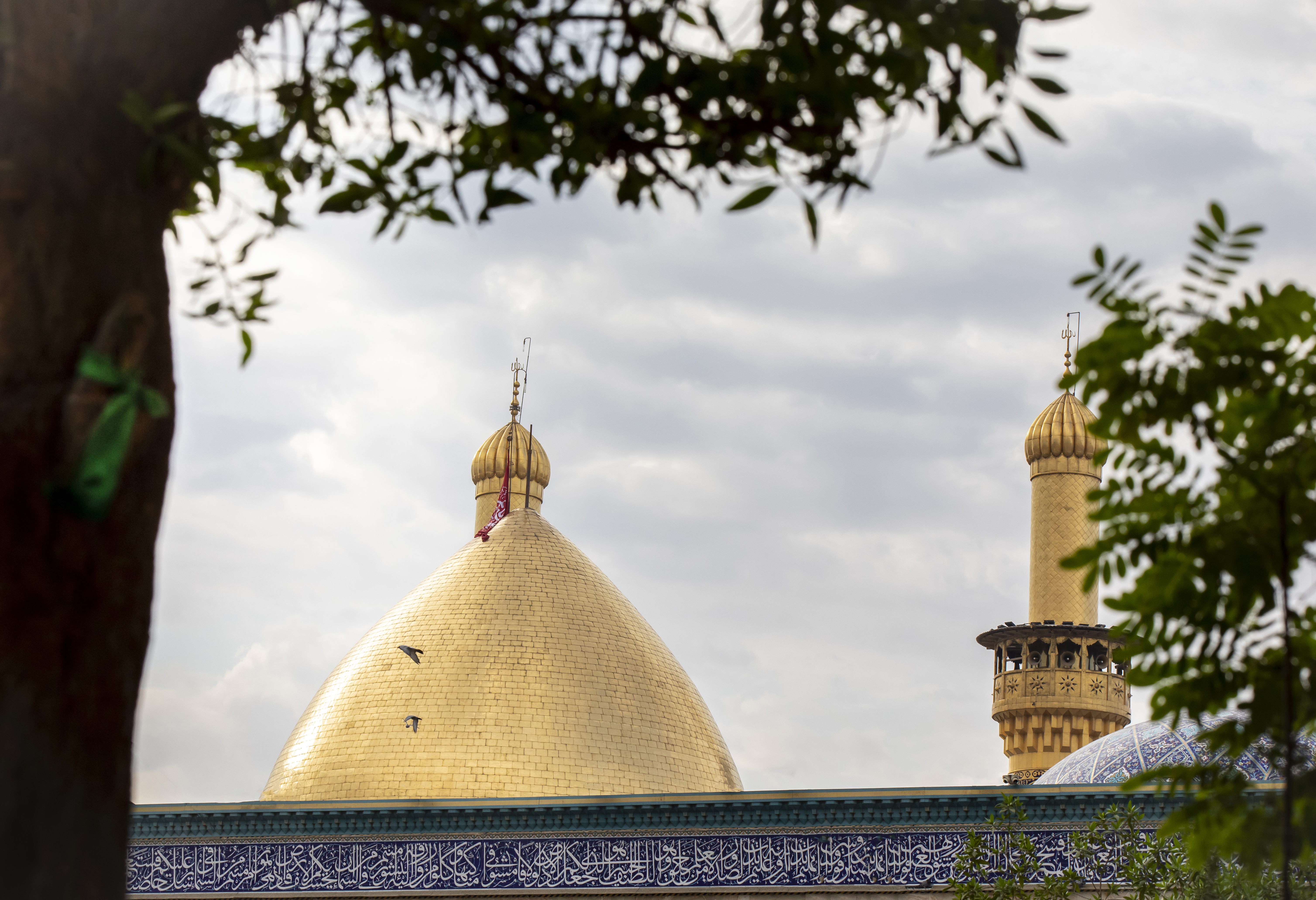 اللهم صل على محمد وآل محمد