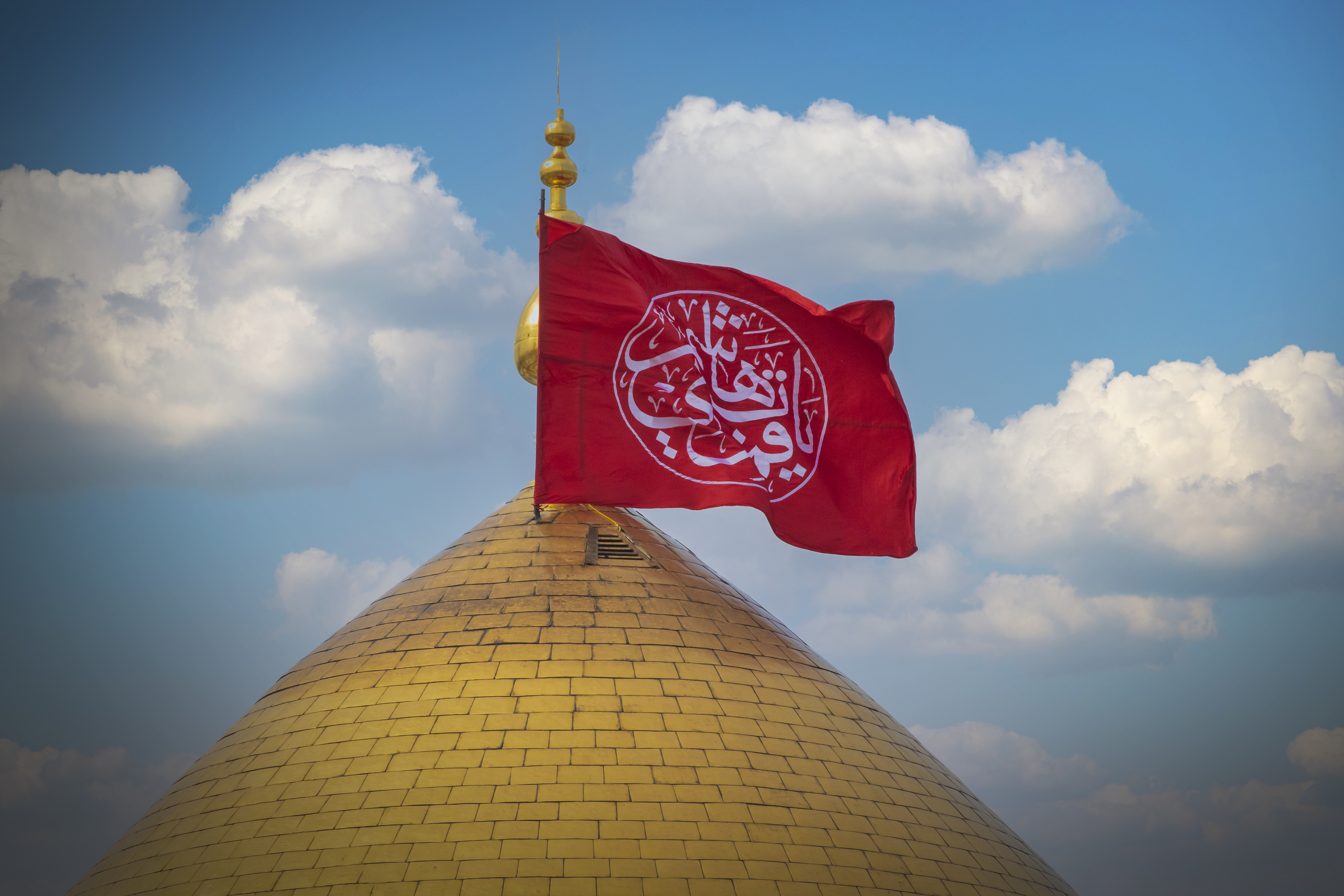 السلام عليك يا قمر بني هاشم