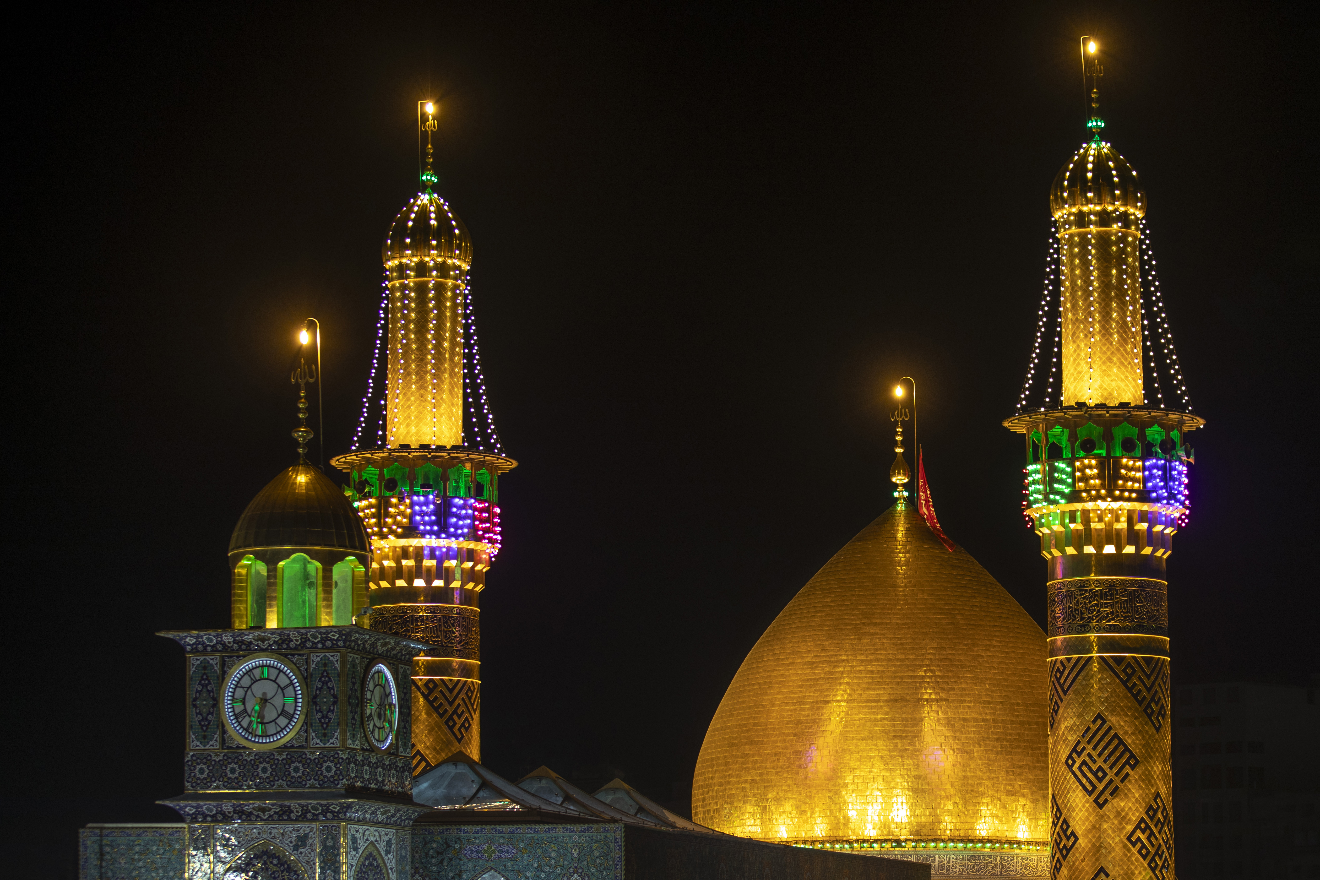 السلام عليك يا قمر بني هاشم