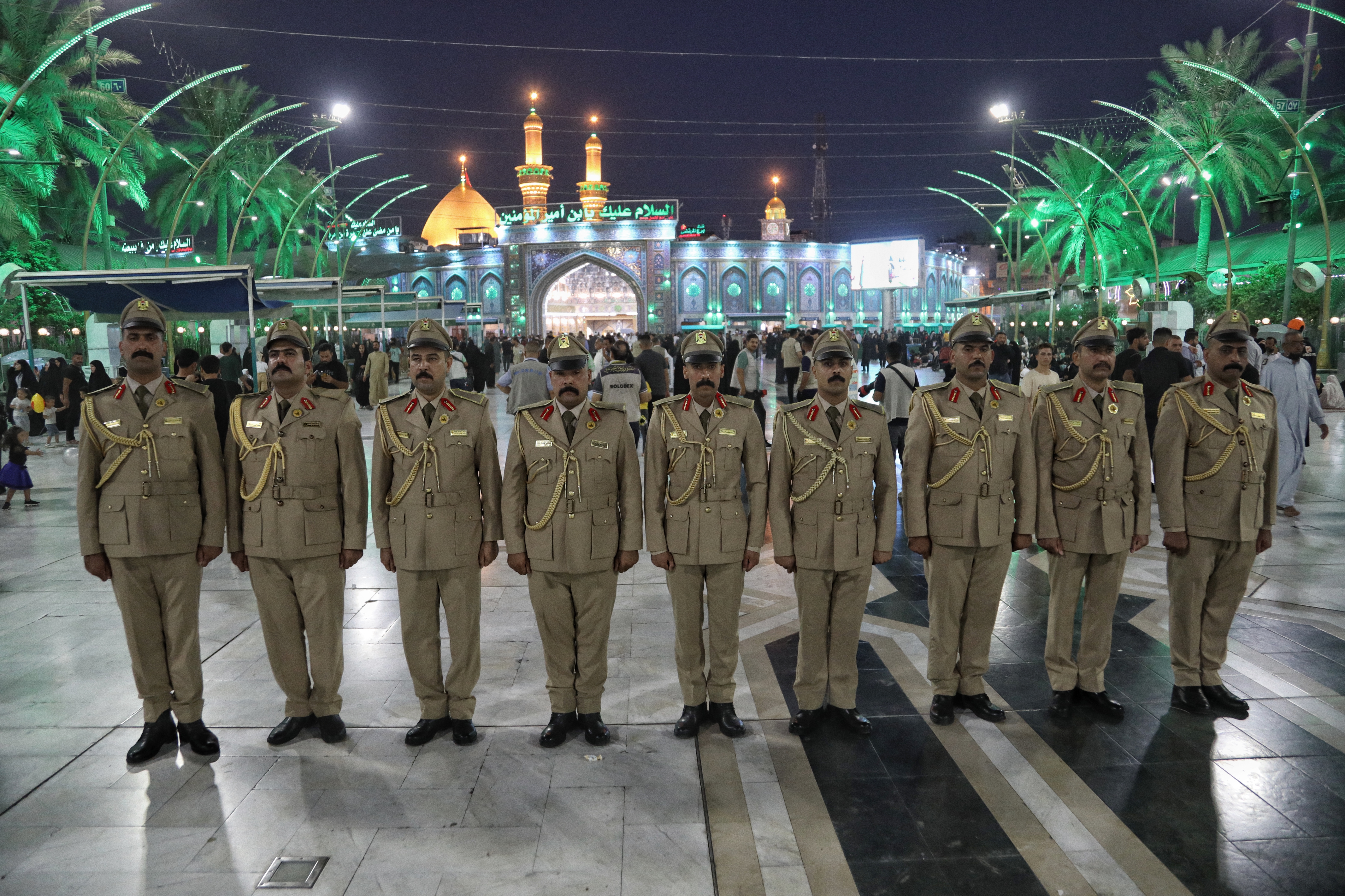 اللهم صل على محمد وآل محمد
