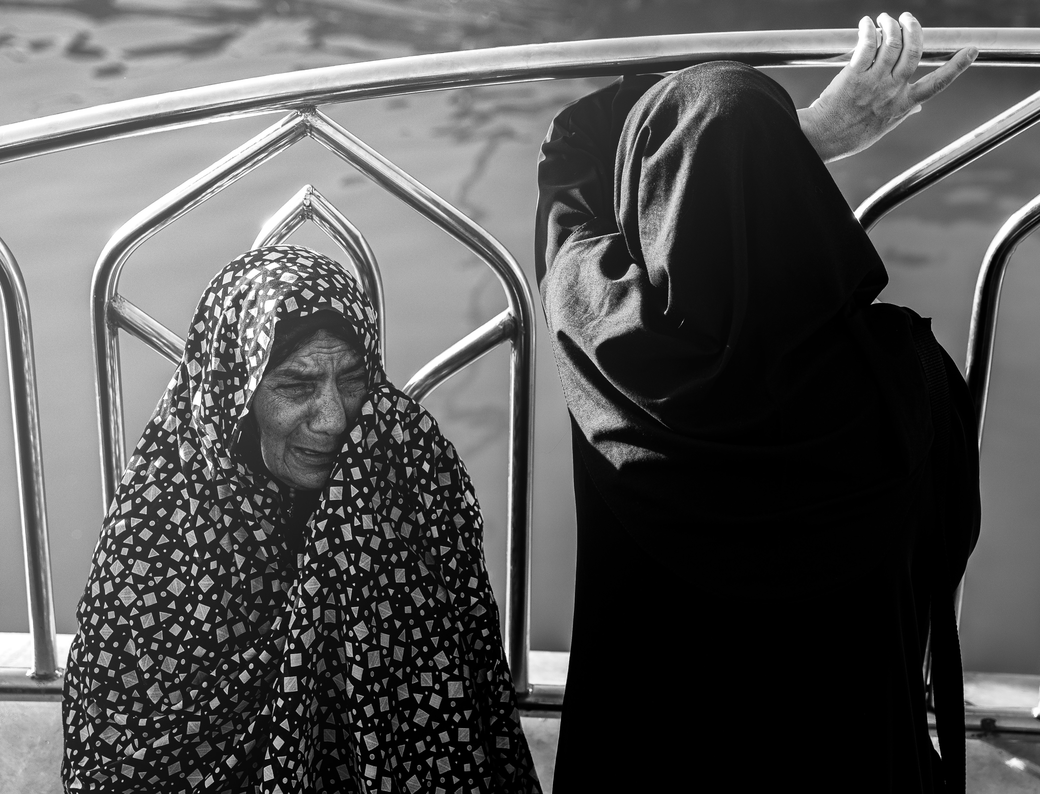 ولأبكين عليك بدل الدموع دما
