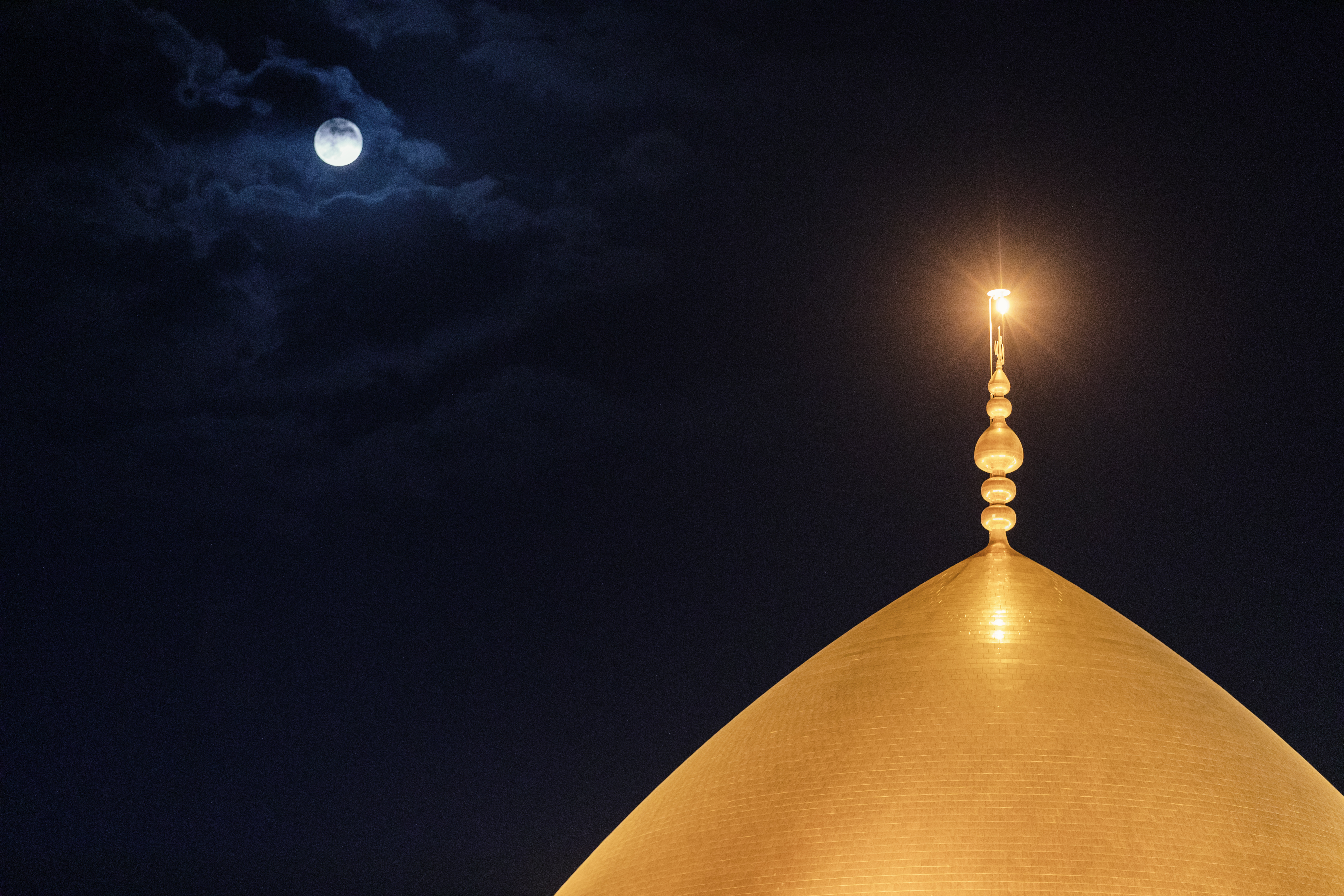 اللهم صل على محمد وآل محمد 