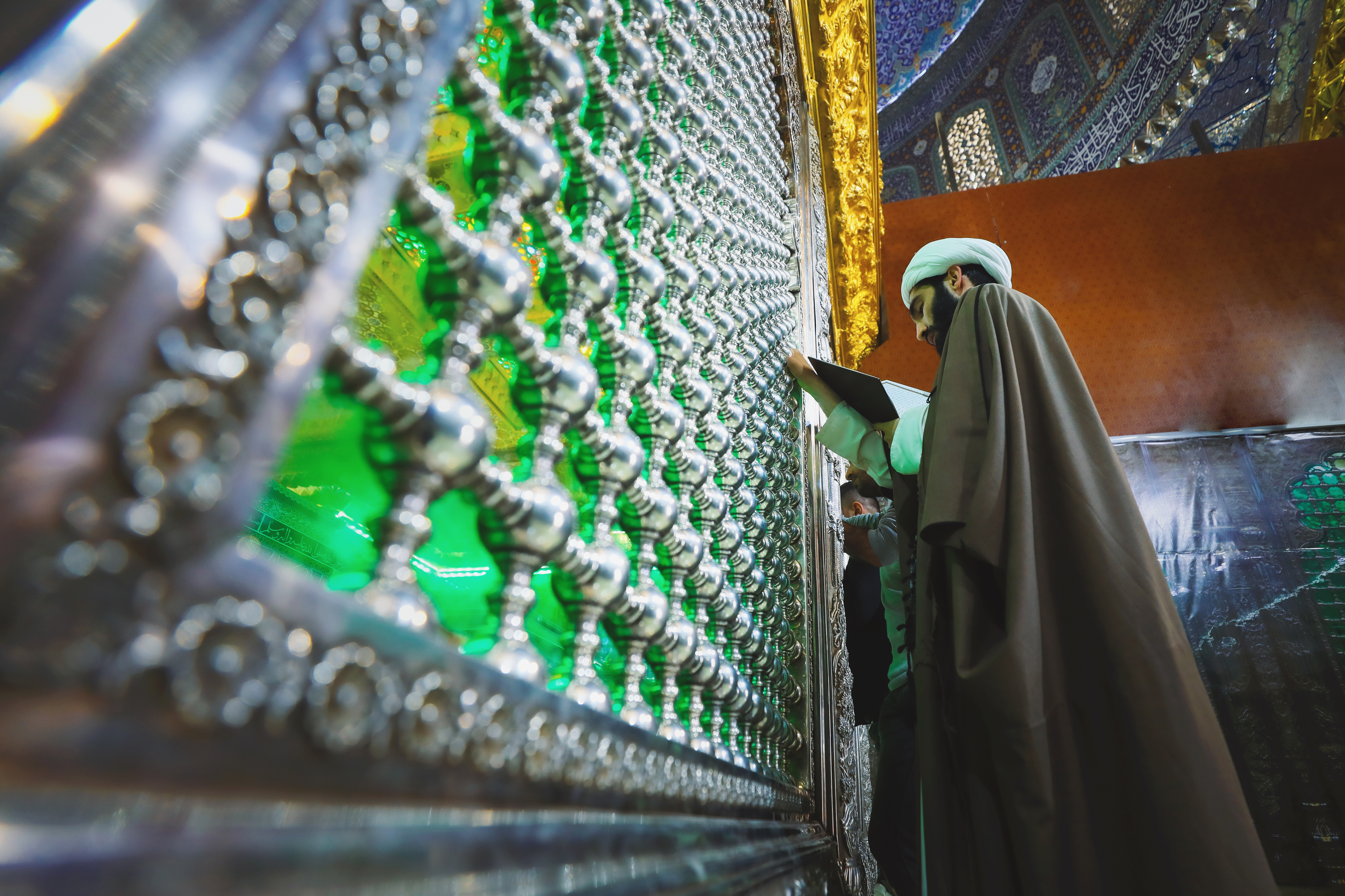 اللهم صل على محمد وآل محمد 