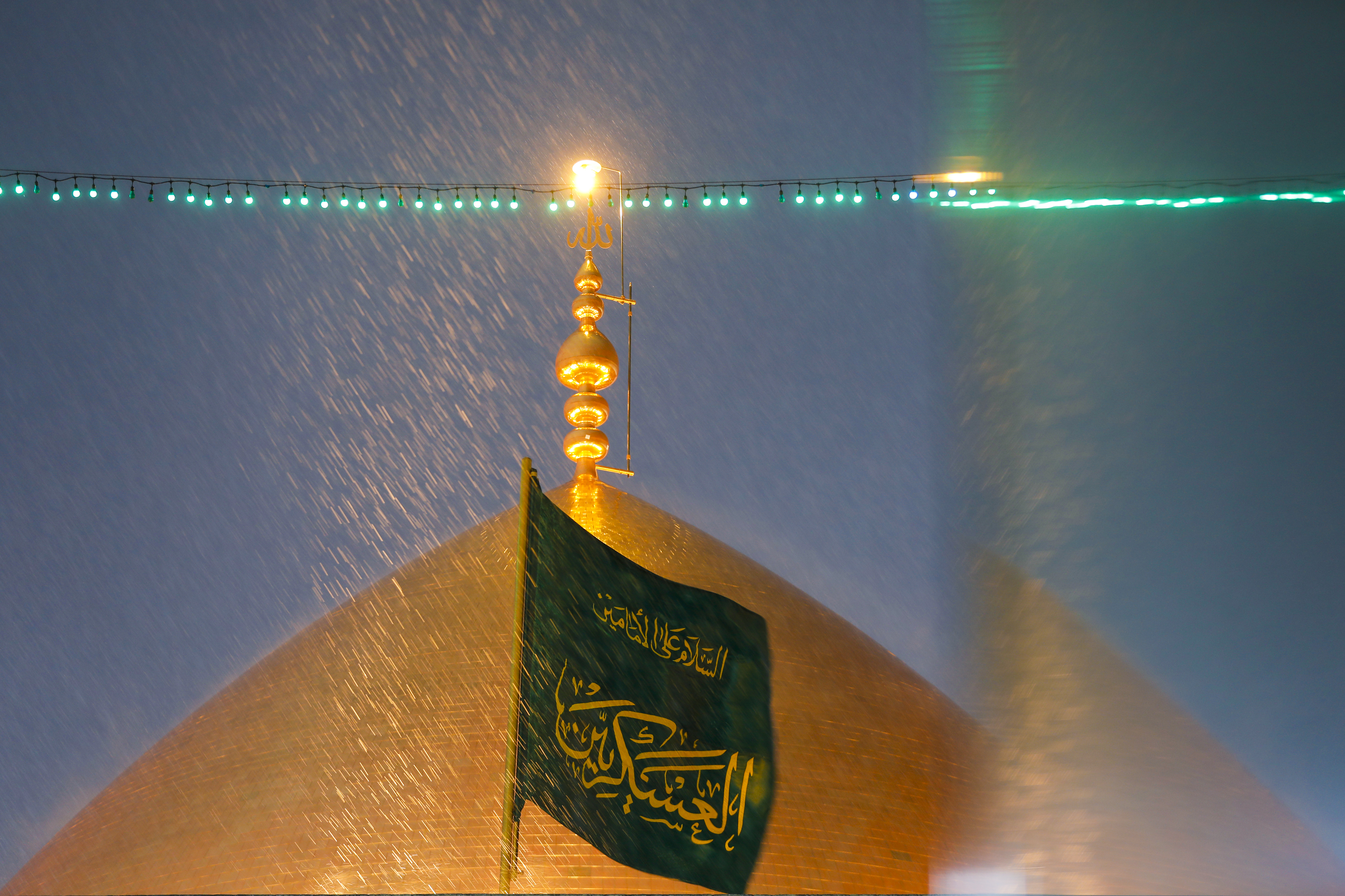 اللهم صل على محمد وآل محمد 