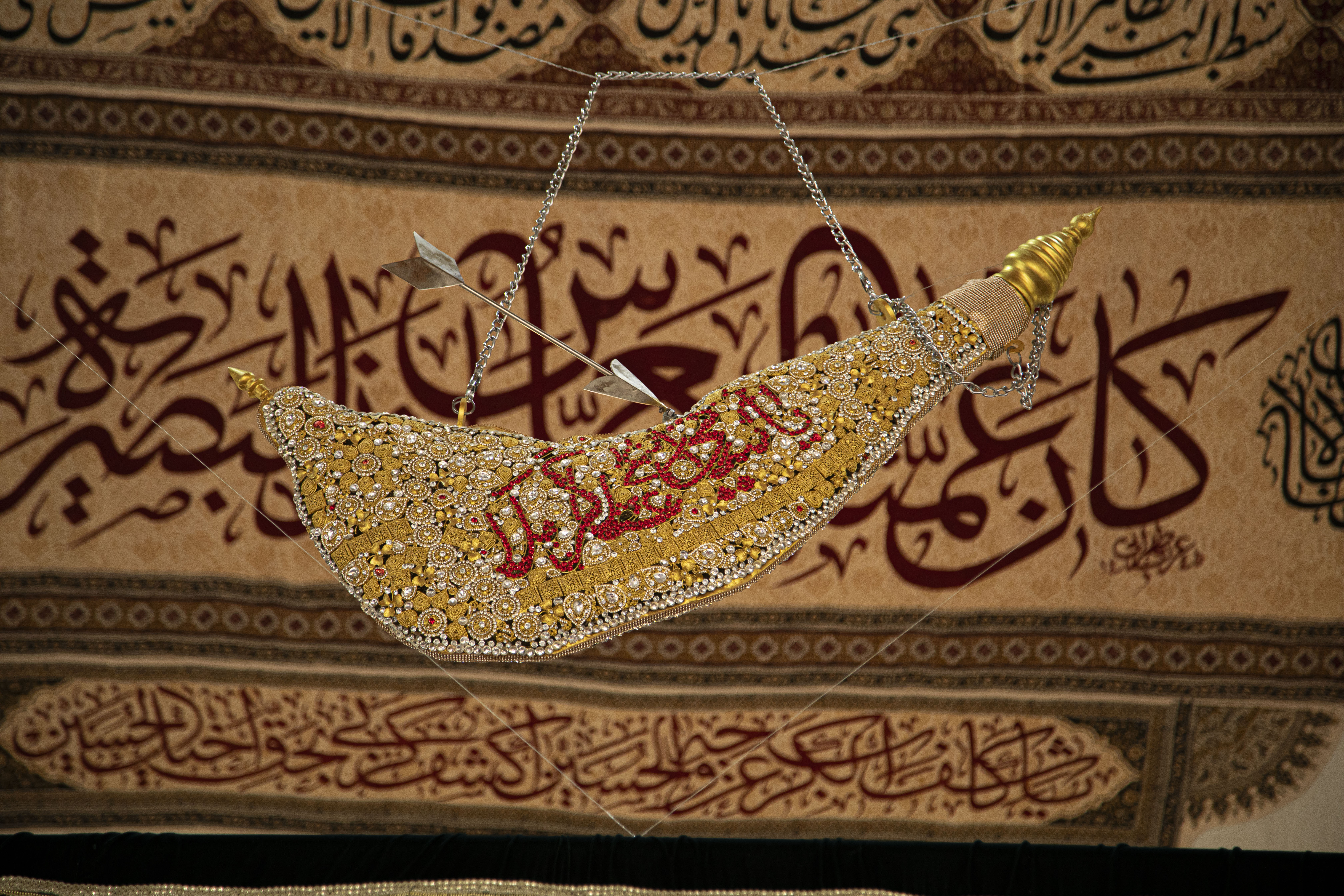 مُذْ قِرْبَةُ العَبَّاسِ أُهْرِقَ مَاؤُها.. سَكَبتَ عَلَى عَطَشِ الزَّمَانِ رَوَاءَها
