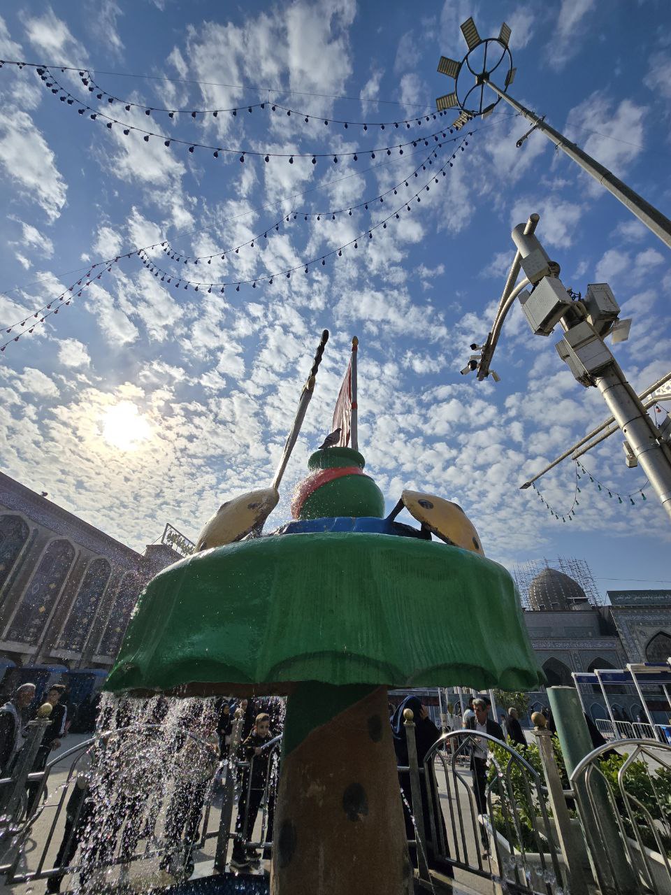  عَلَيْكَ مِنِّي سَلامُ اللهِ أَبَداً مَّا بَقِيتُ وَبَقِيَ اللَّيْلُ وَالنَّهَارُ