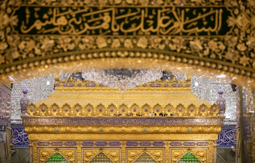 السلام عليك يا قمر بني هاشم