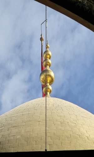  اَلسَّلامُ عَلَى الْحُسَيْنِ ، وَعَلَى عَلِيِّ بْنِ الْحُسَيْنِ وَعَلَى أَوْلادِ الْحُسَيْنِ وَعَلَى أَصْحَابِ الْحُسَيْنِ