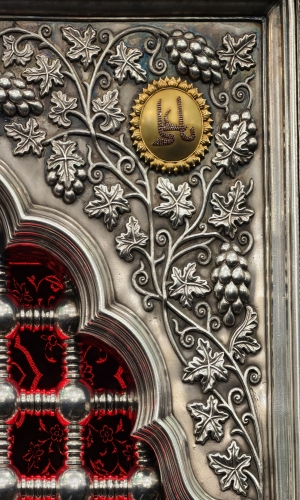 شباك ضريح الامام علي (عليه السلام)