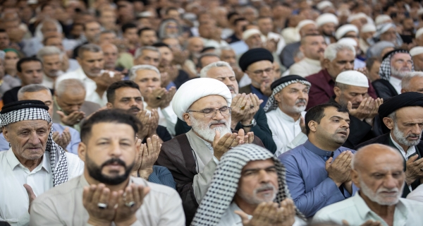  صلاة الجماعة ليلة الجمعة في الصحن الحسيني